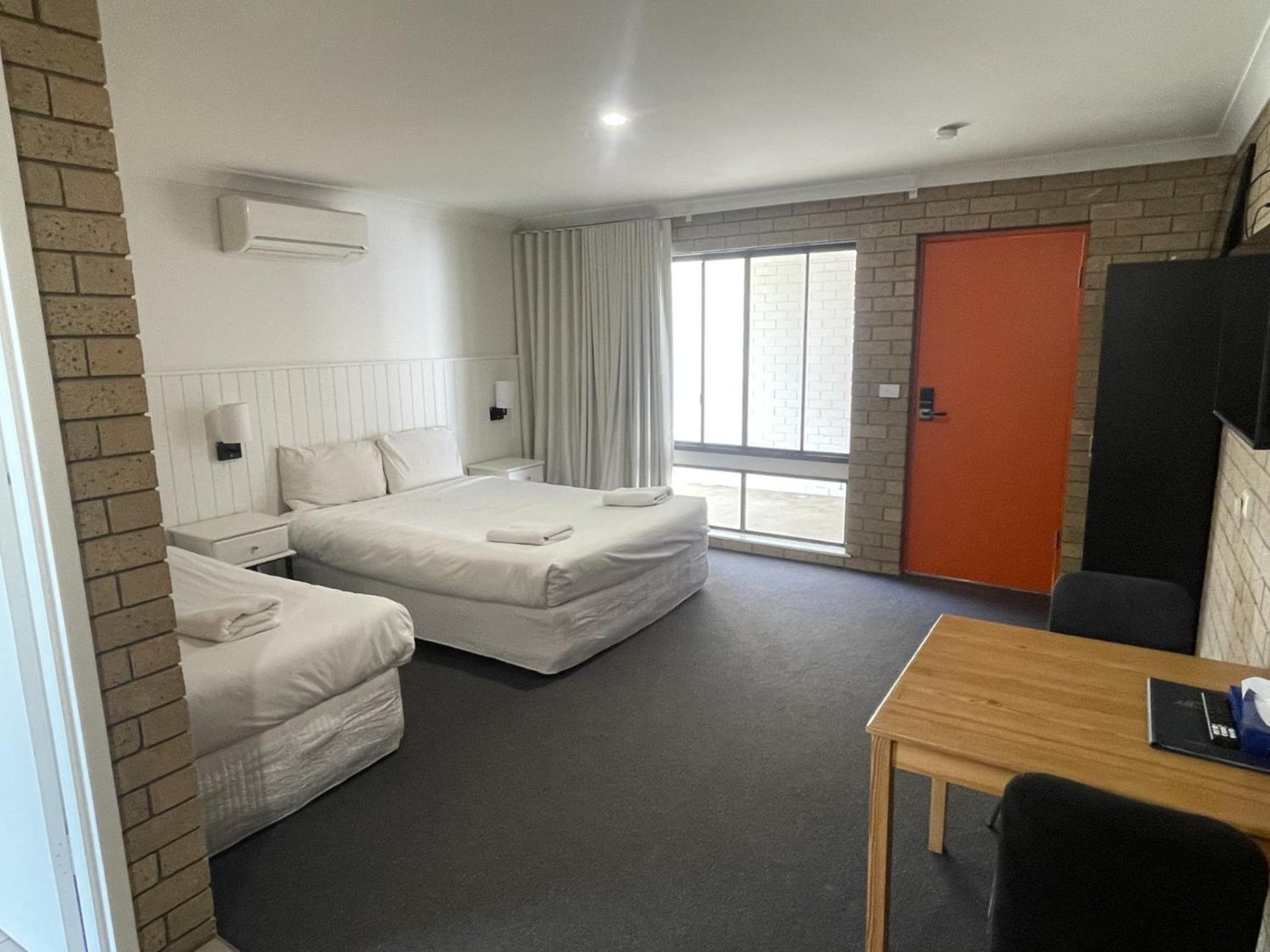 Double or Twin Room with Garden View photo 2