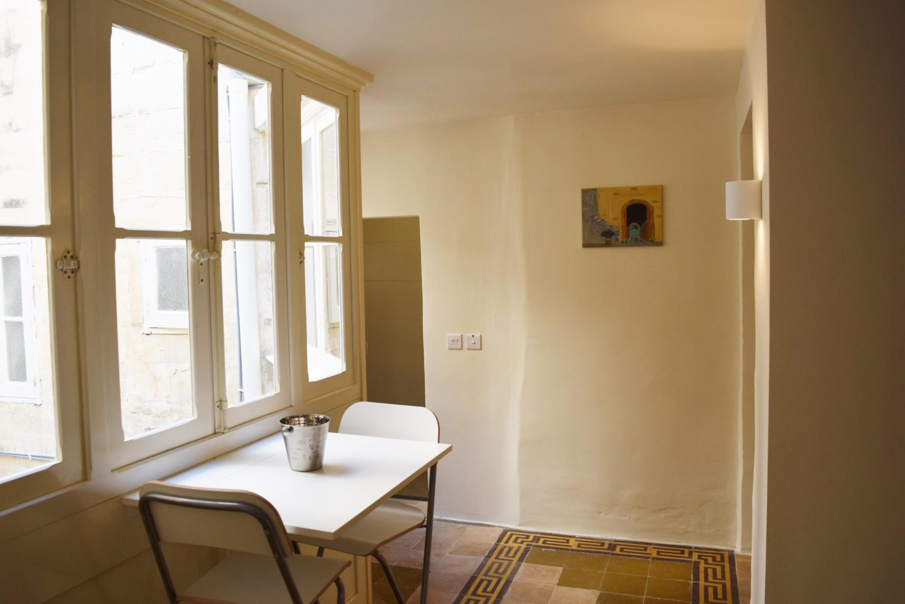 Apartment with Shower