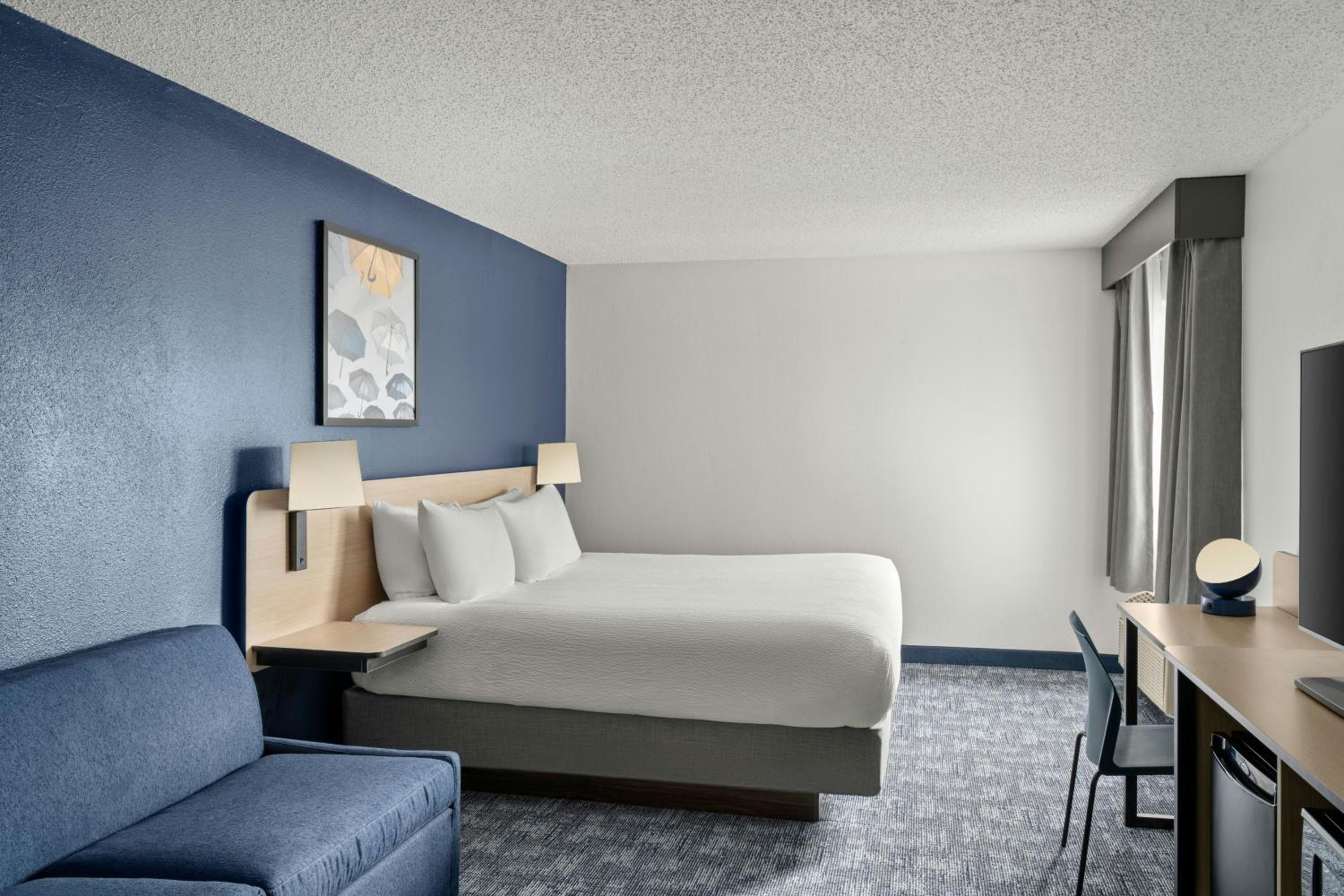 Standard King Room with Sofa Bed