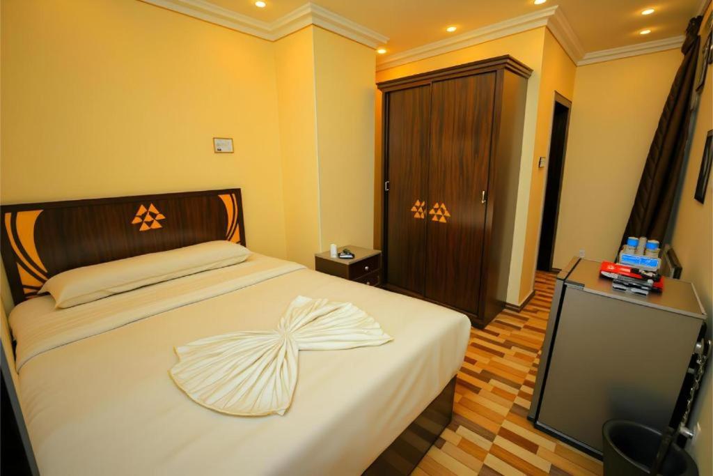 Deluxe Queen Room with Two Queen Beds