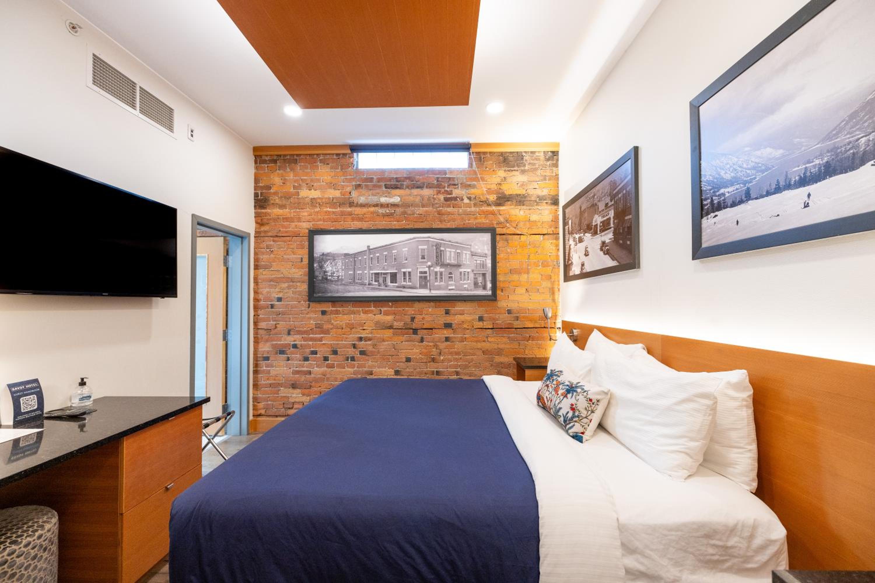 Standard King Room photo 2