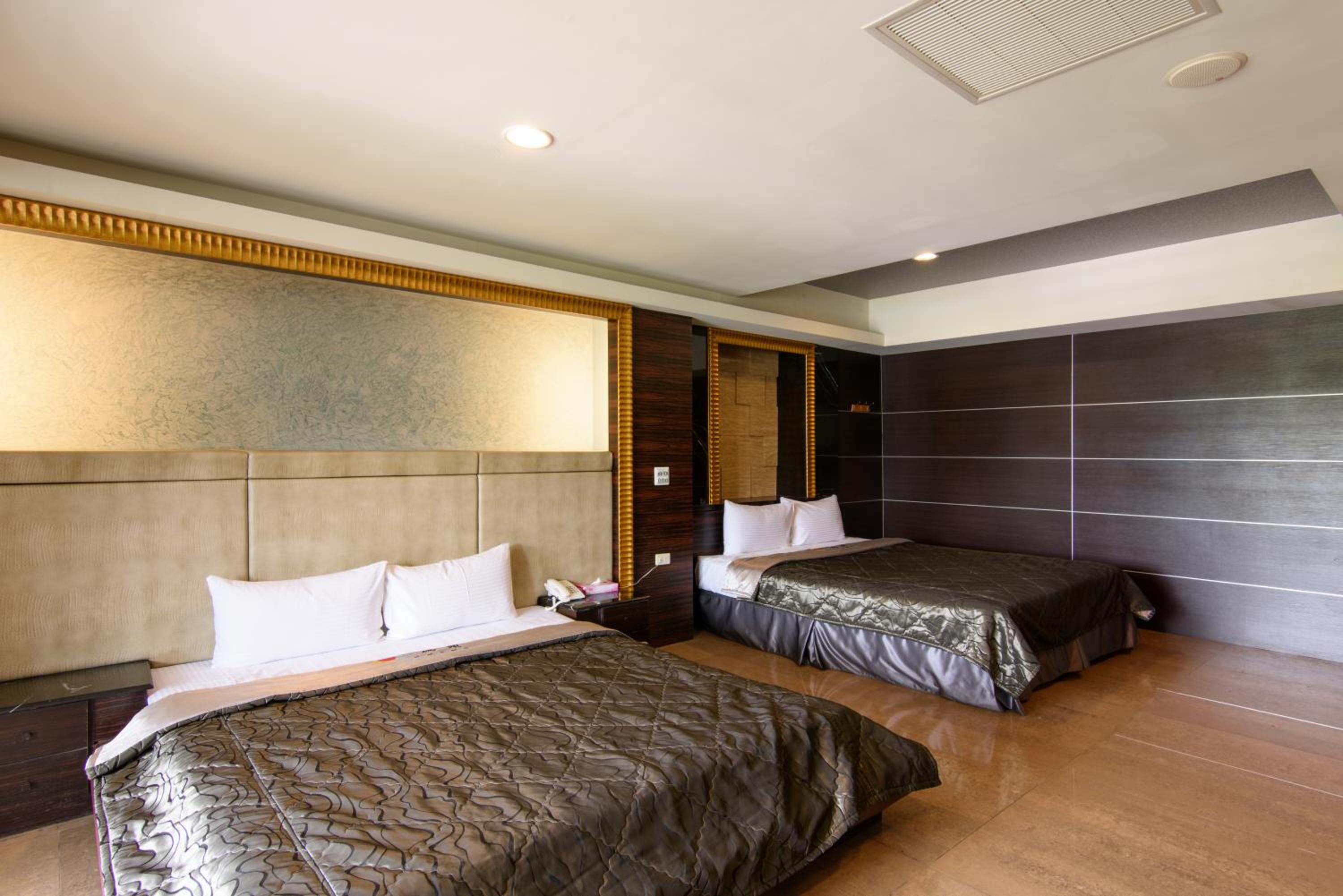 Standard Quadruple Room photo 2