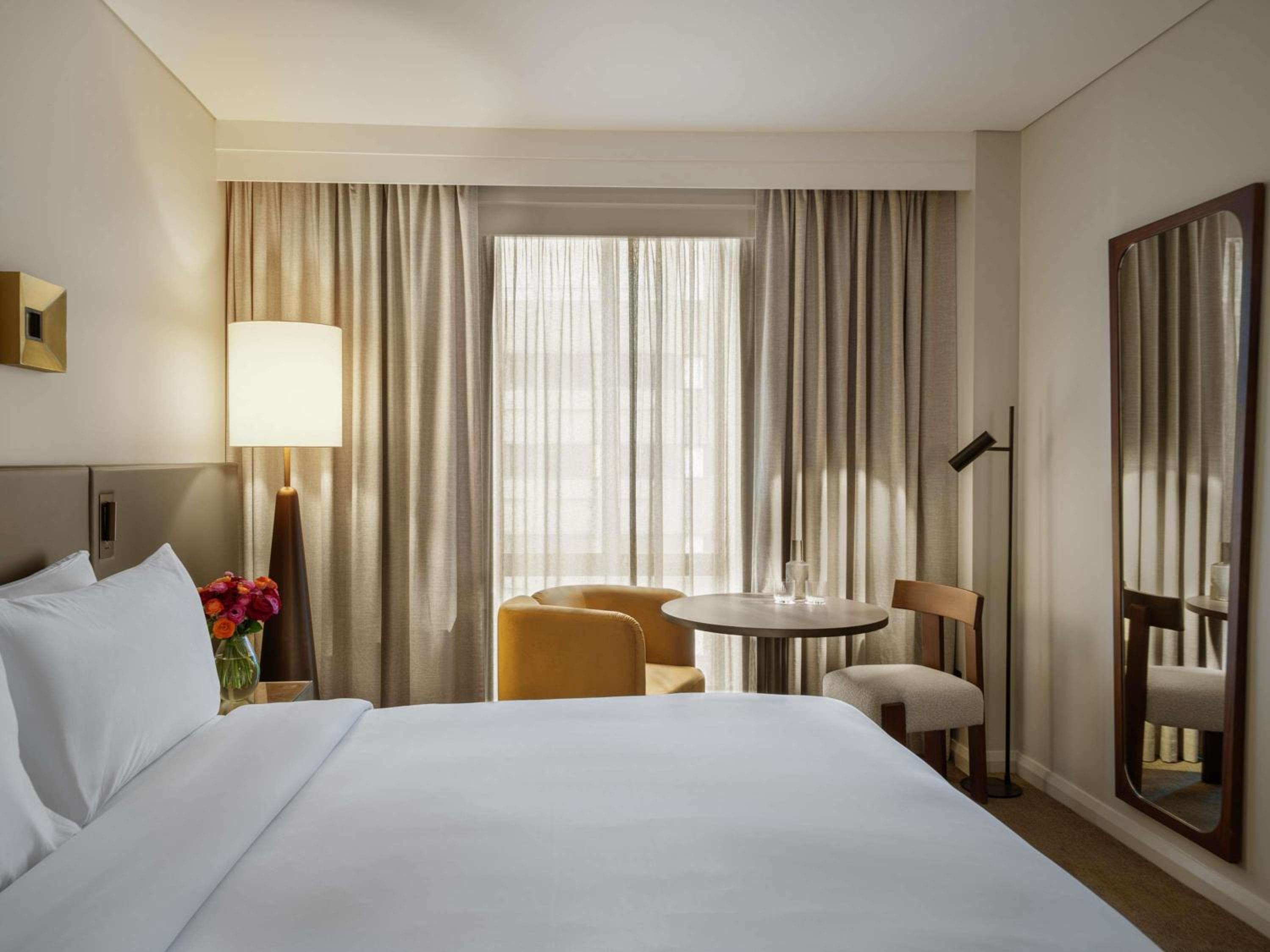 Classic Room With Two Single Beds