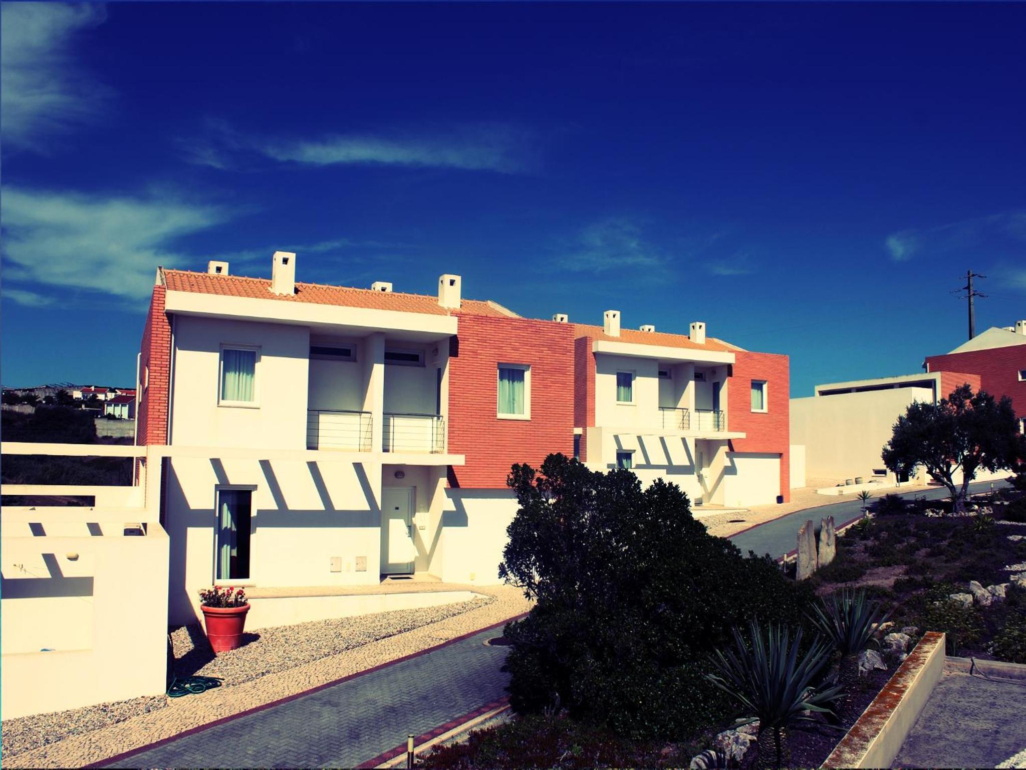 Two-Bedroom Apartment (4 People) - Photo 8