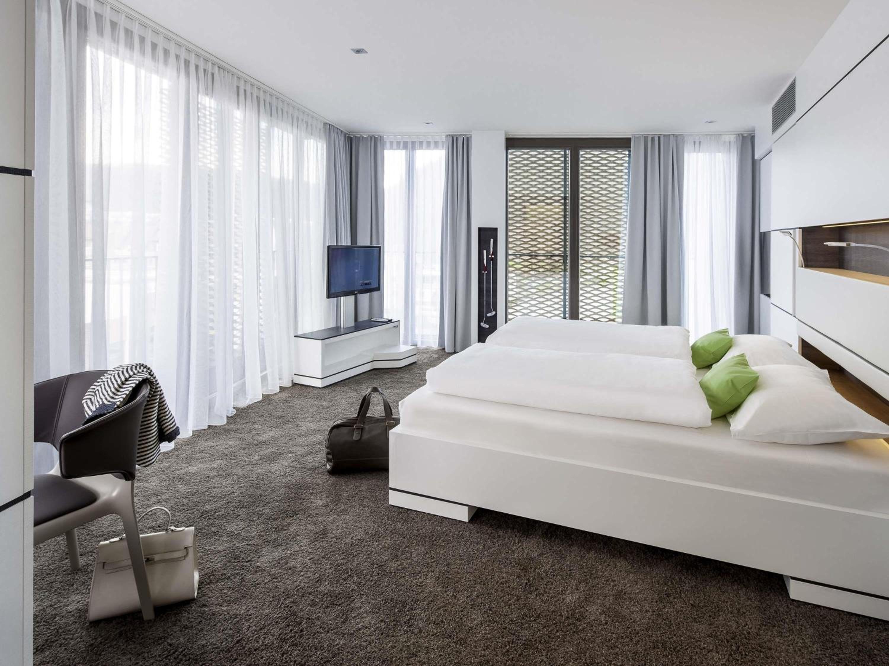 Styles Suite - Photo 2