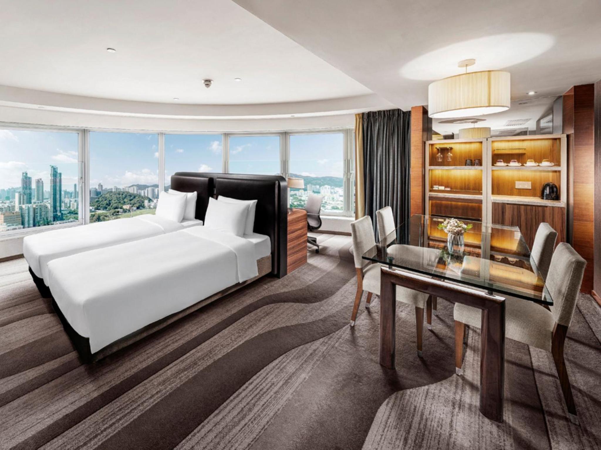 Plaza Premier Family Plus (Complimentary welcome gift)