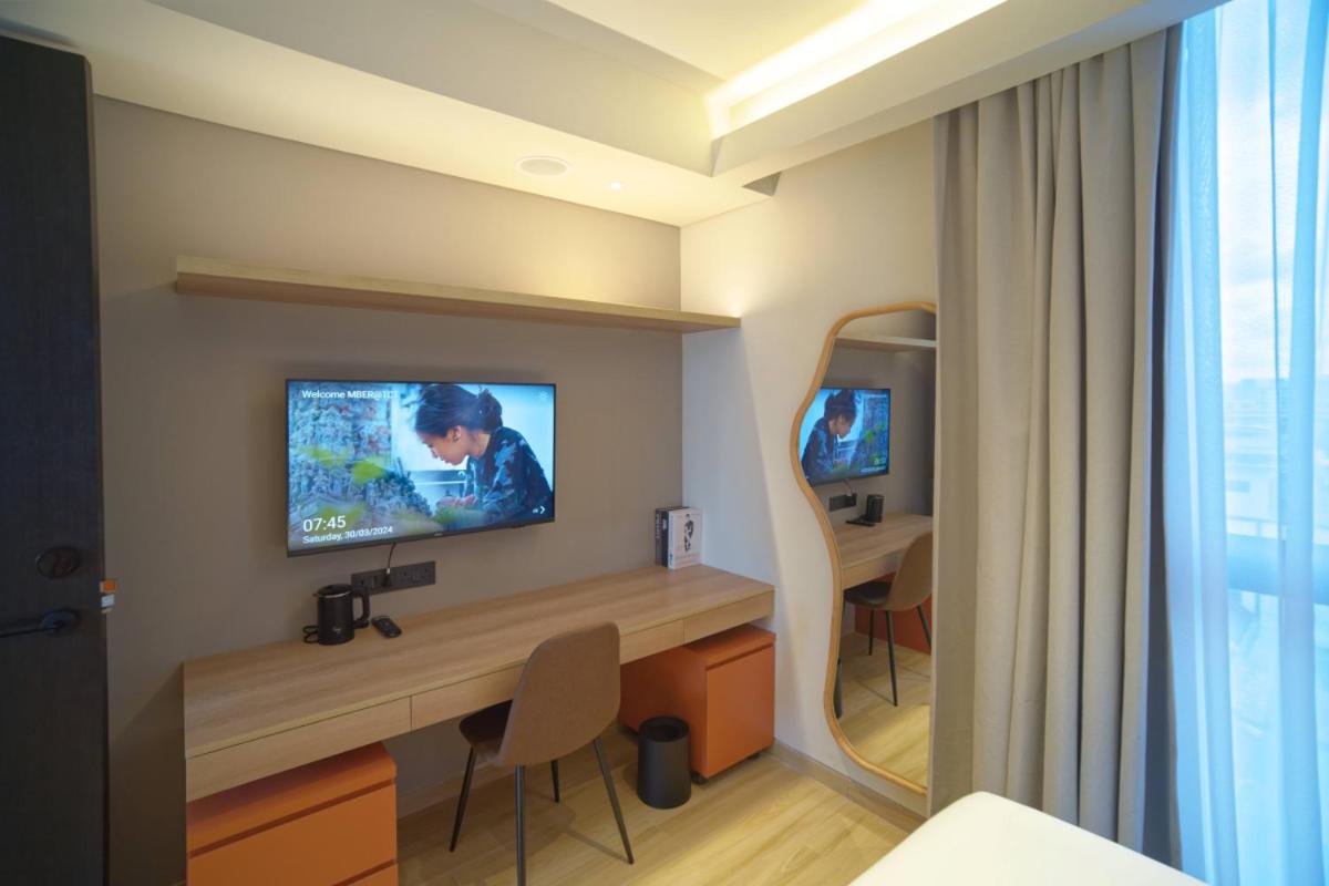 Premium Queen Room photo 2
