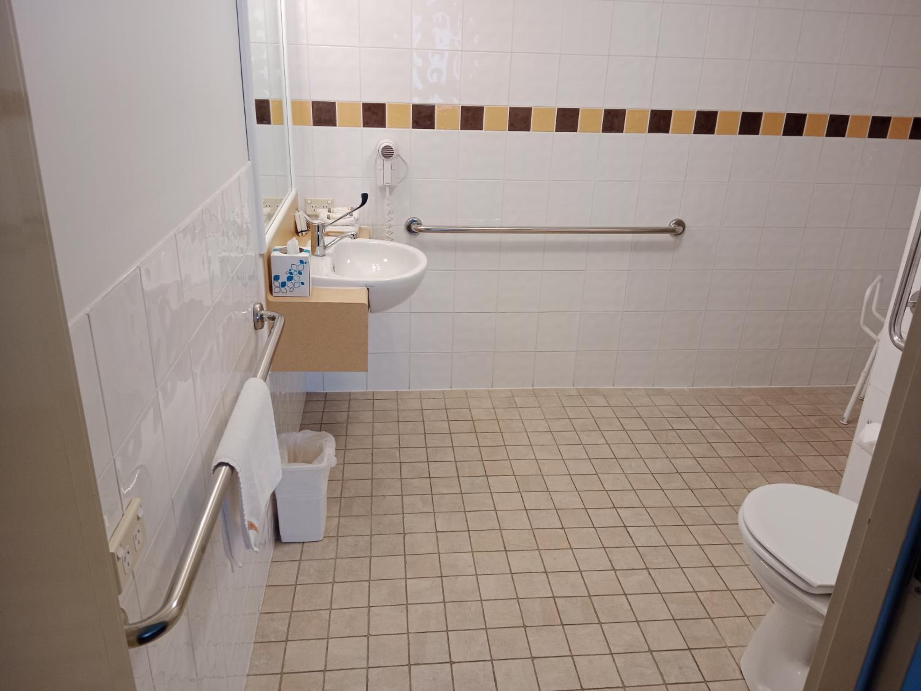 Queen Studio - Disability Access photo 3