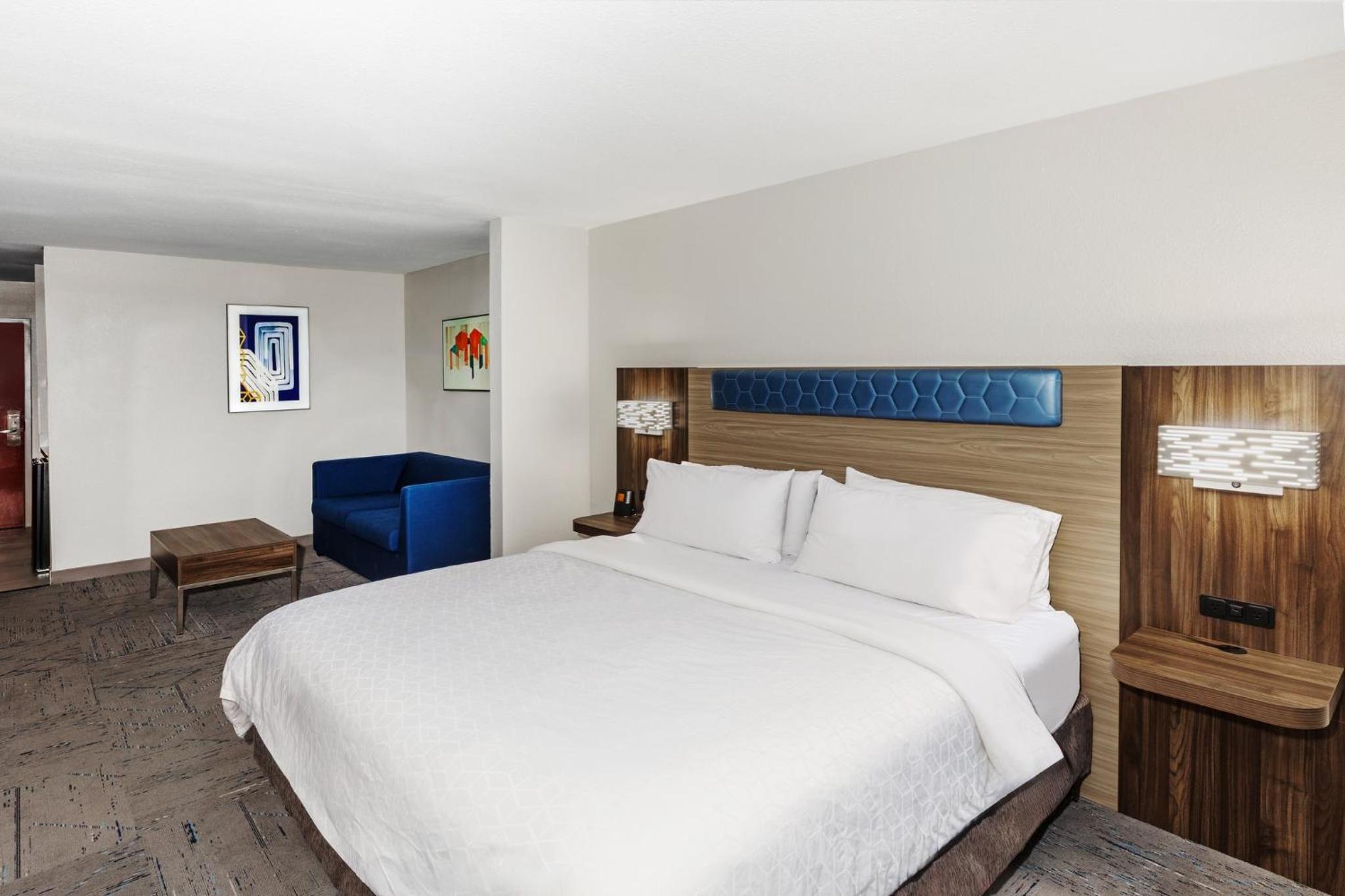King Suite - Photo 6
