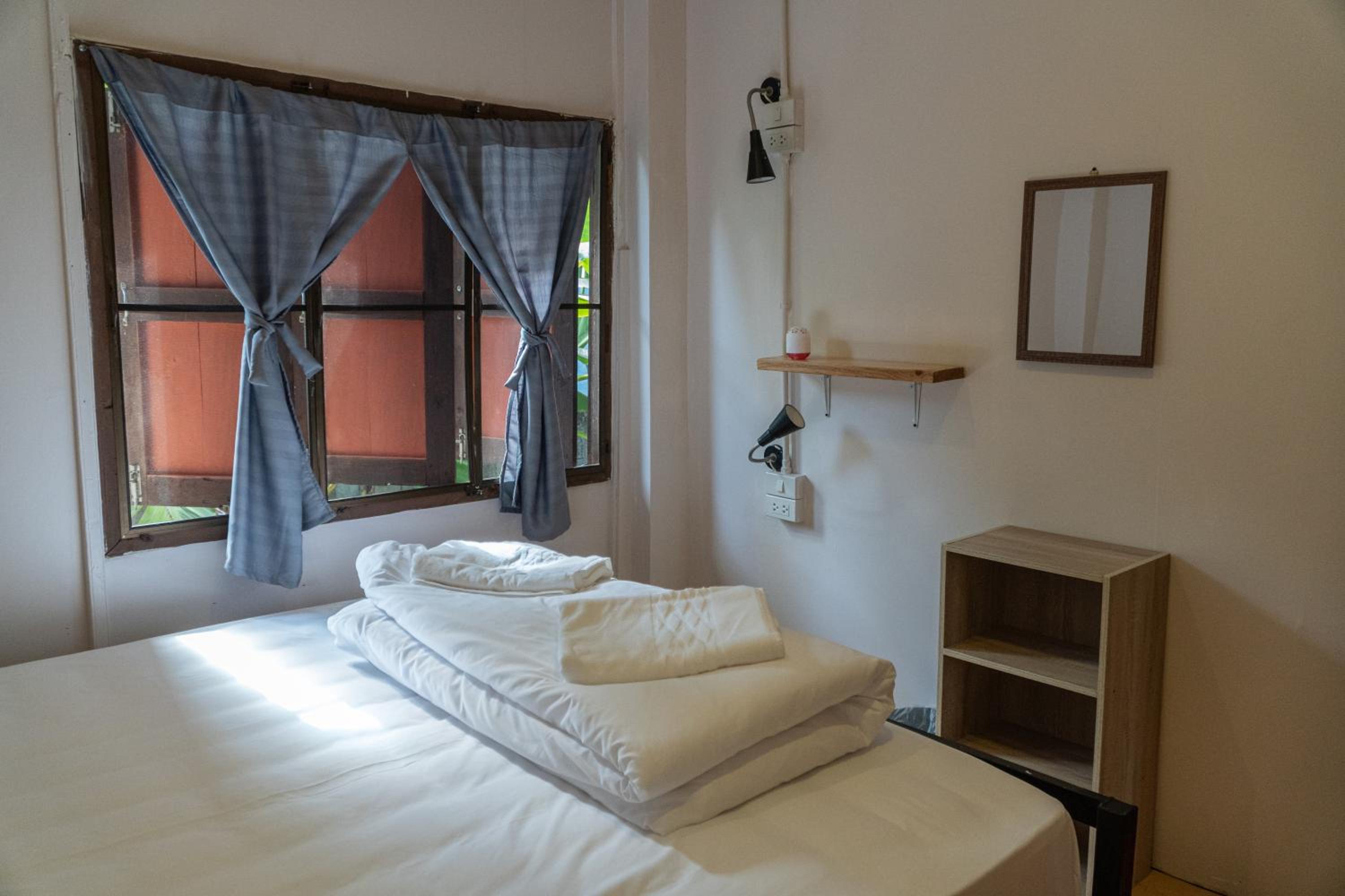 Standard Double Room with Shared Bathroom photo 3