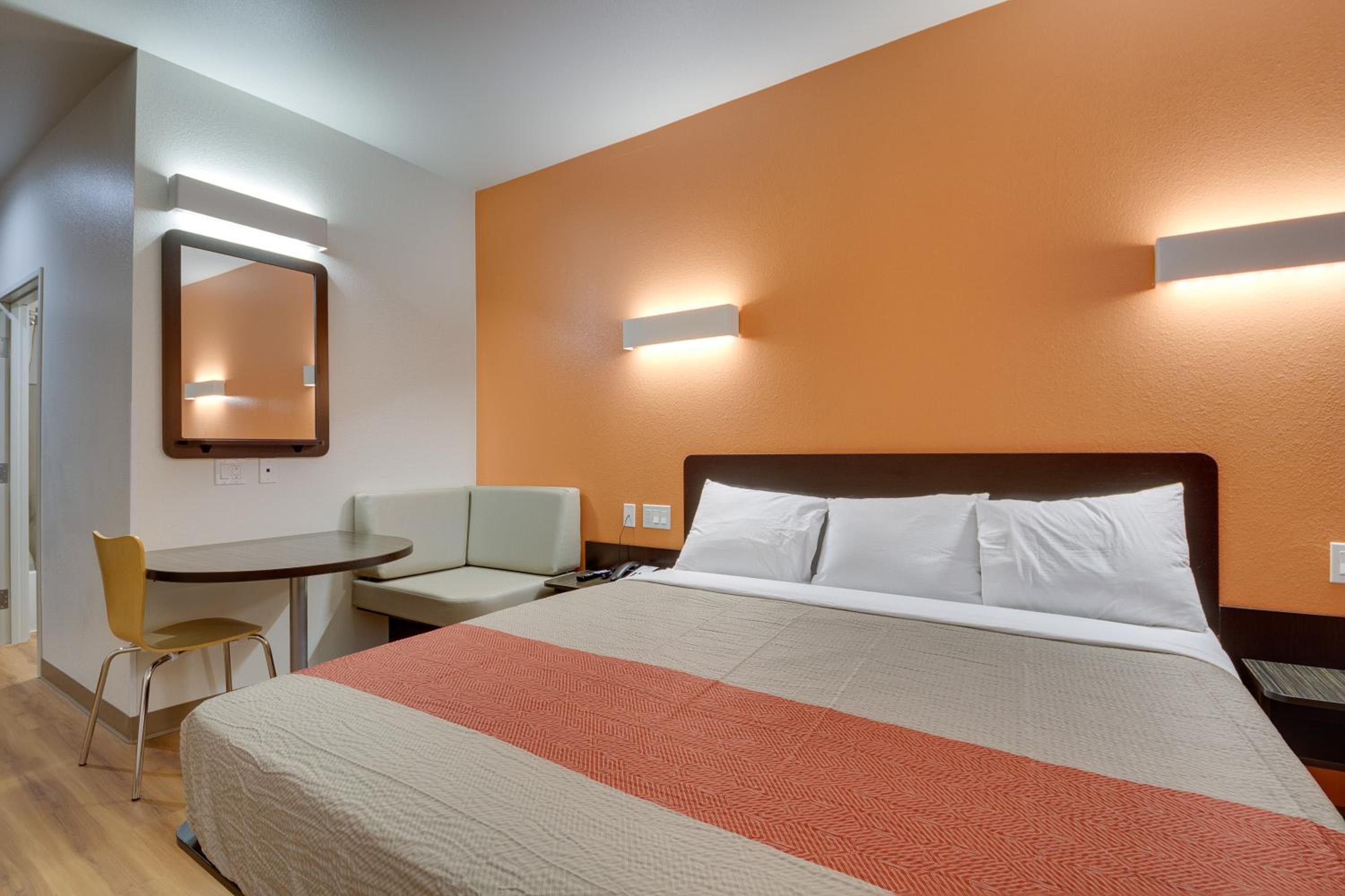 King Room - Disability Access photo 2