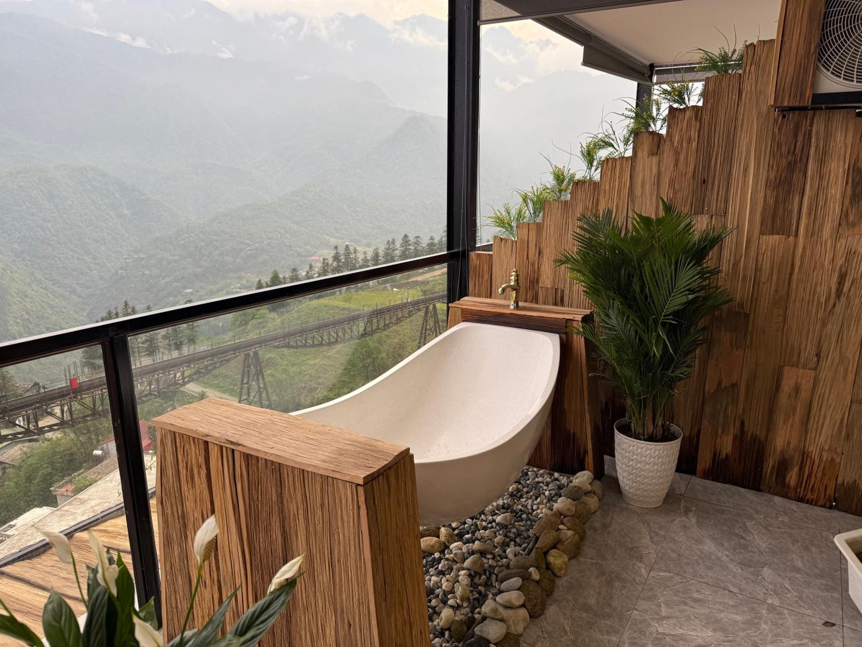 King Suite with Balcony photo 1