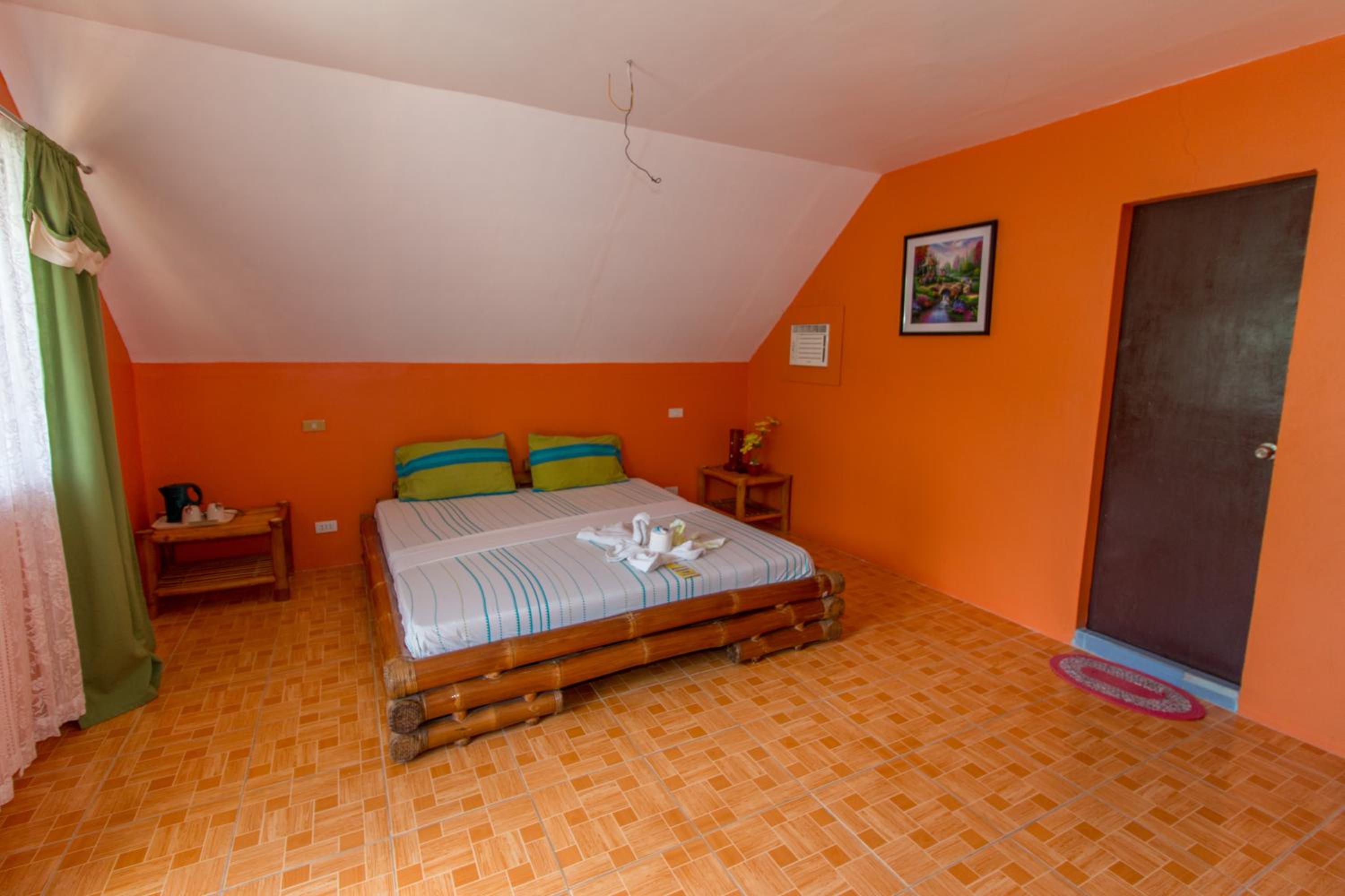 Standard Twin Room - Photo 2