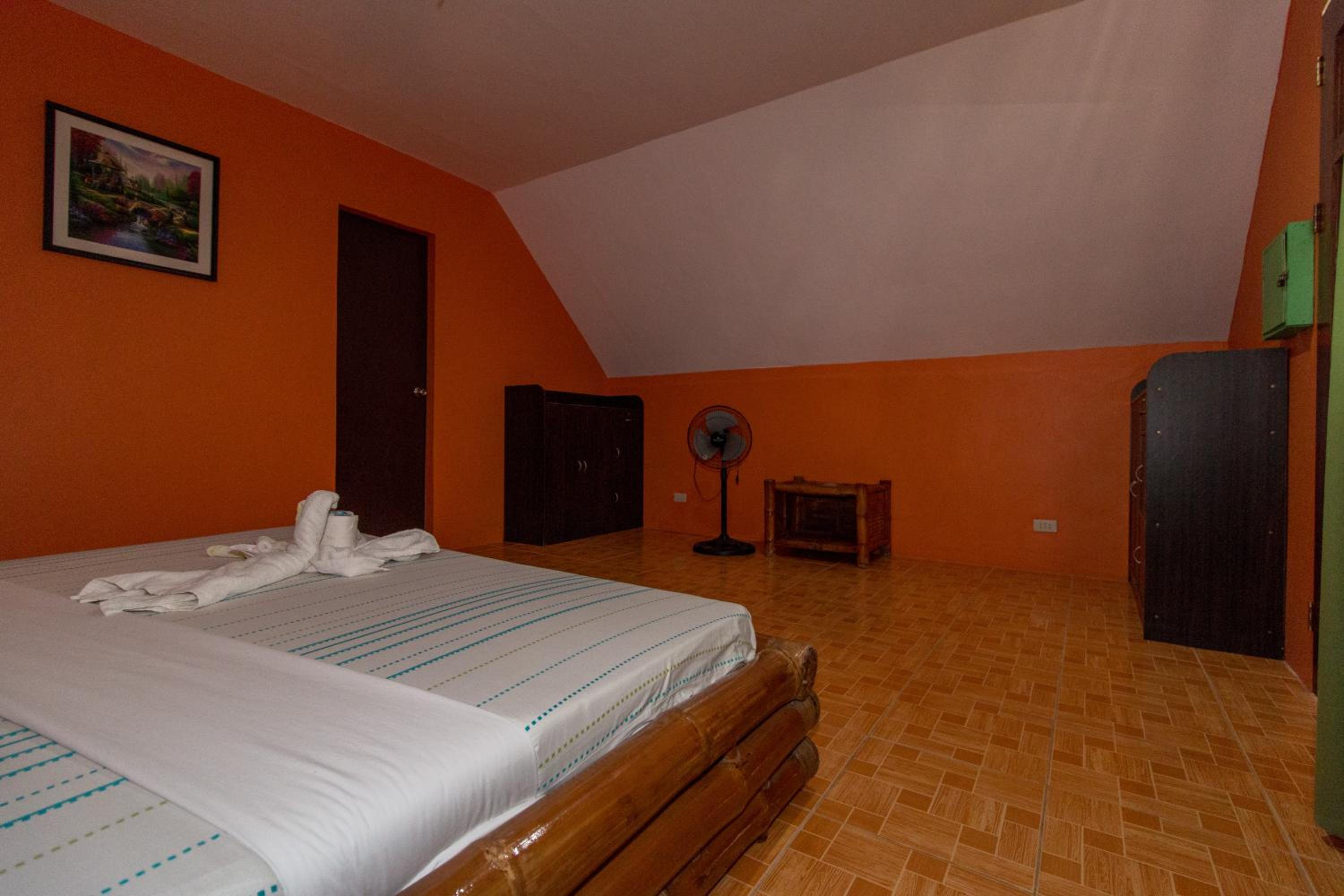 Standard Twin Room - Photo 3