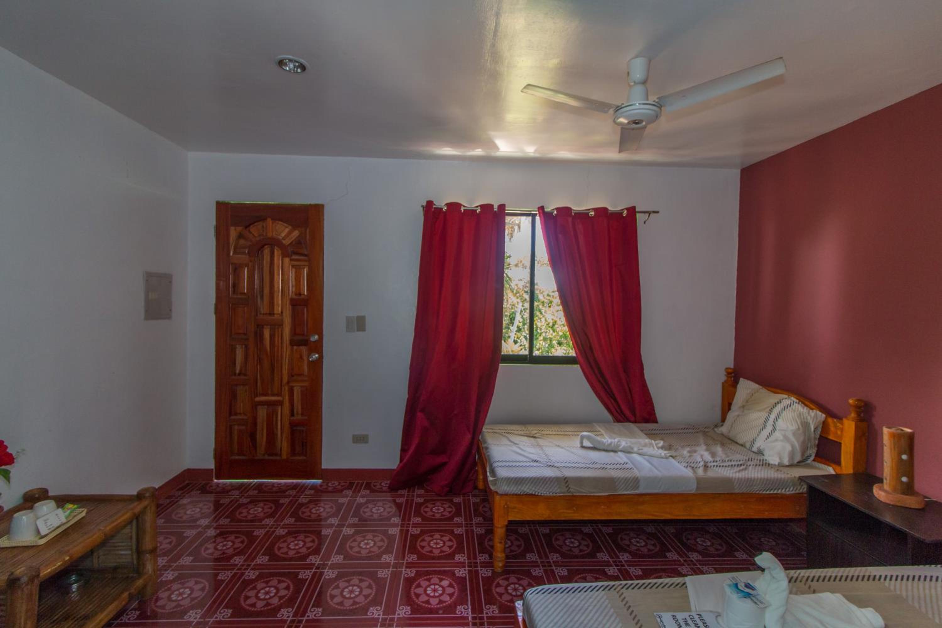 Standard Twin Room - Photo 17