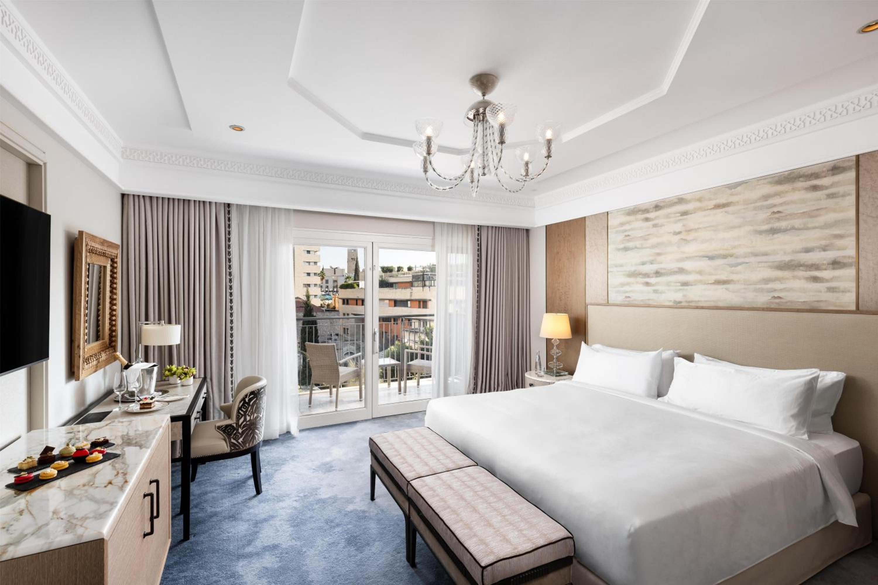 Premier Grand Deluxe King Room