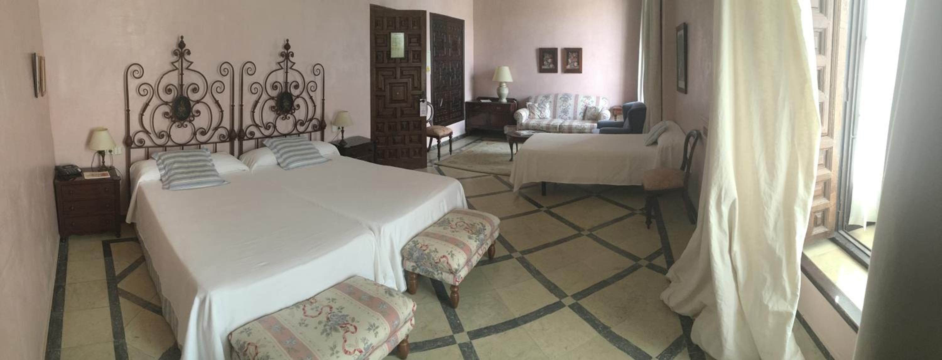 Superior Double or Twin Room - Photo 7