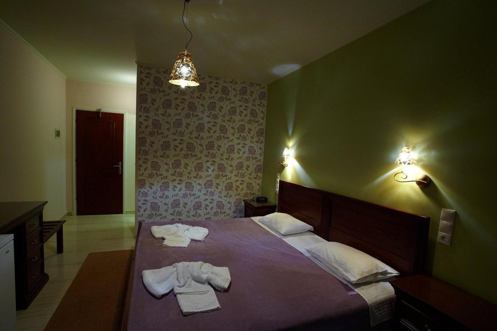Double Room with Balcony - Photo 7