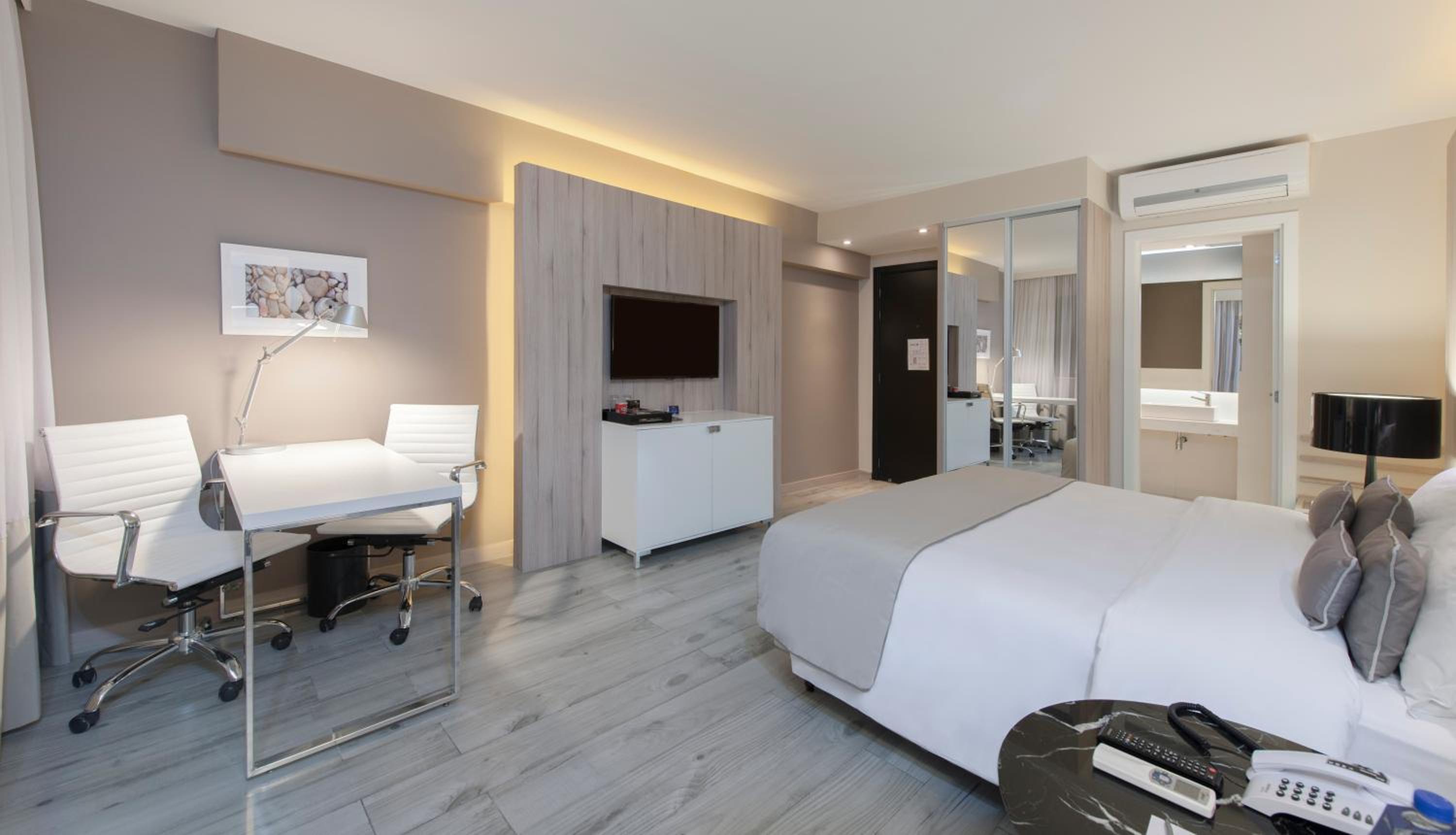 Queen Room - Disability Access