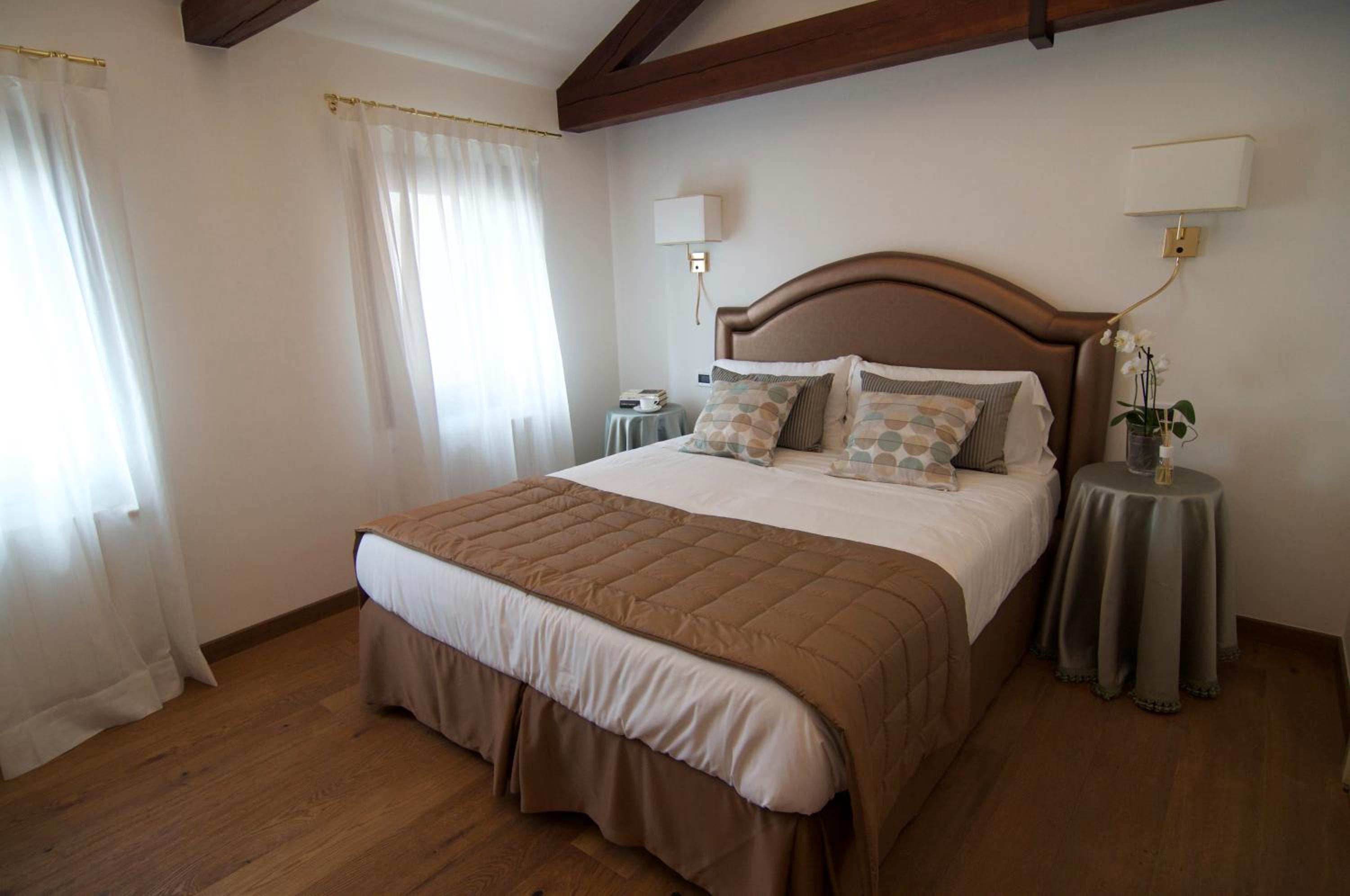 Deluxe Double Room photo 2