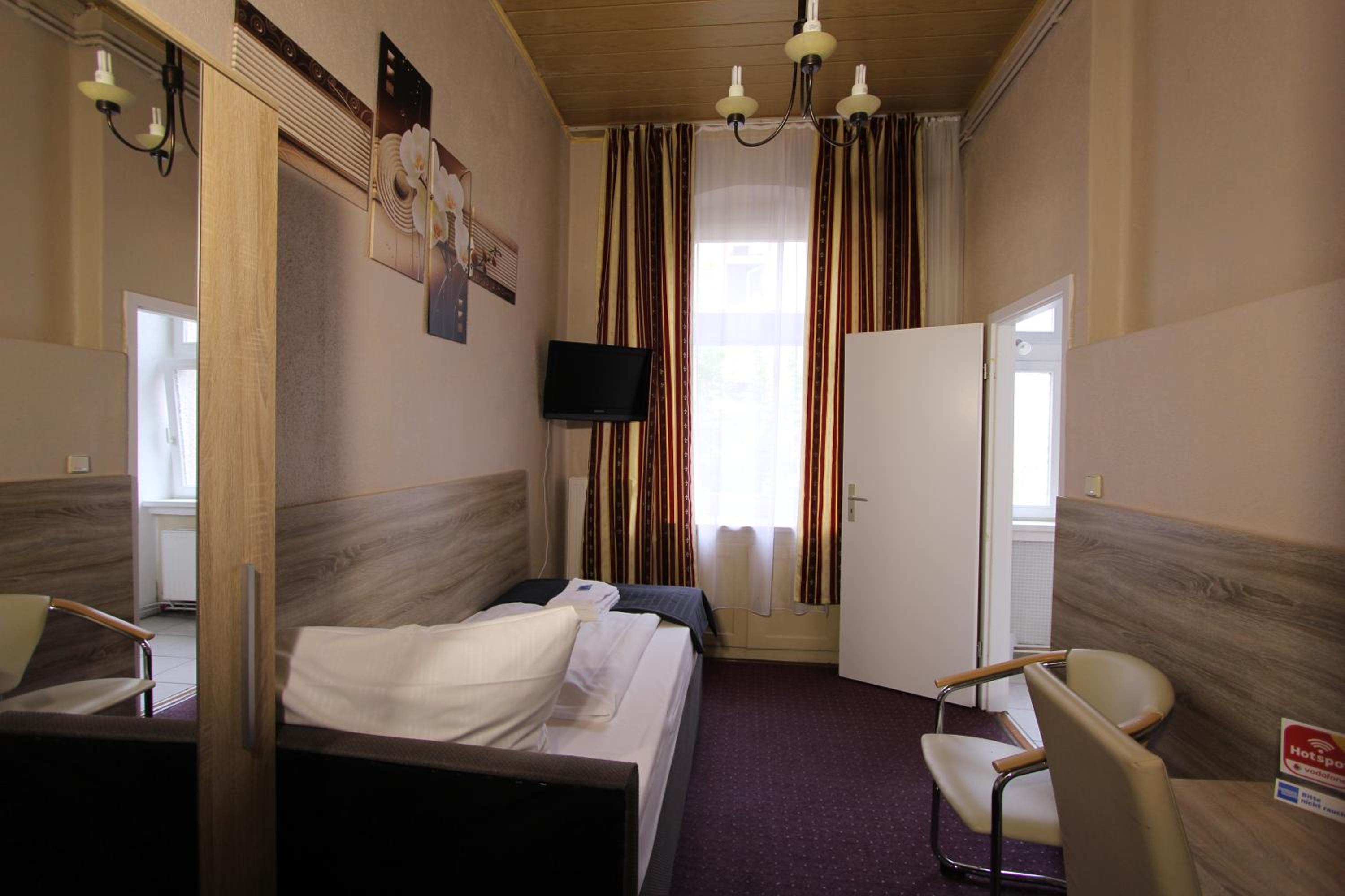 Single Room photo 1