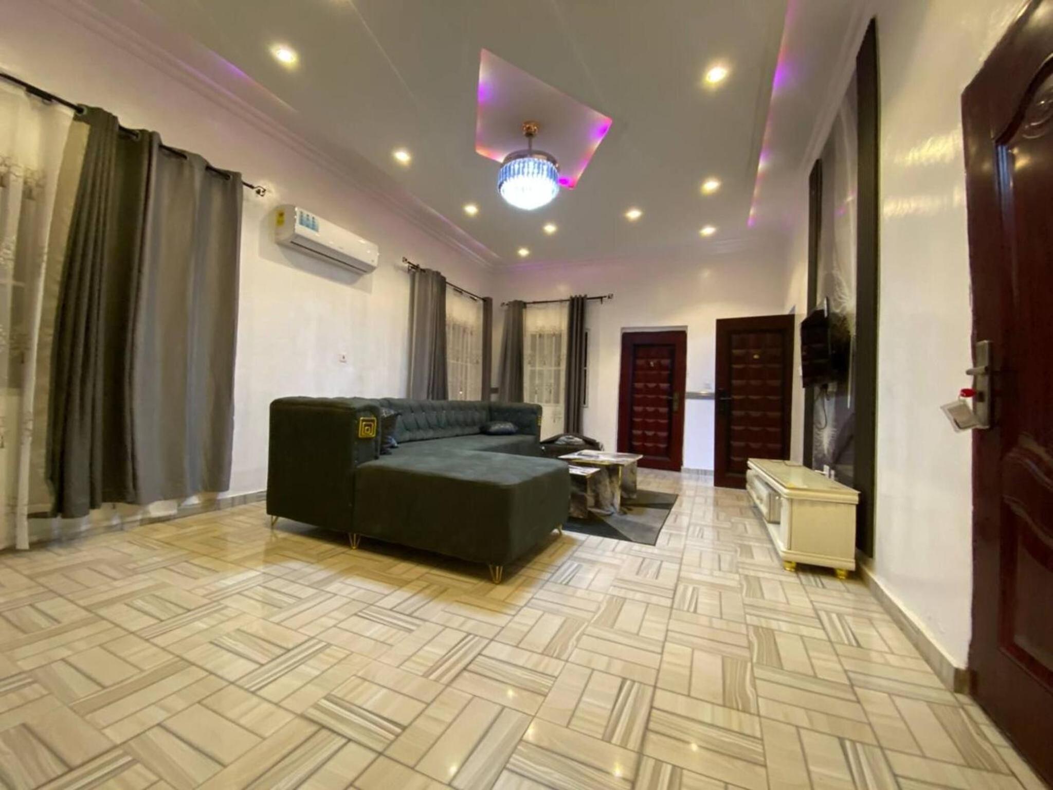 Apartment photo 2