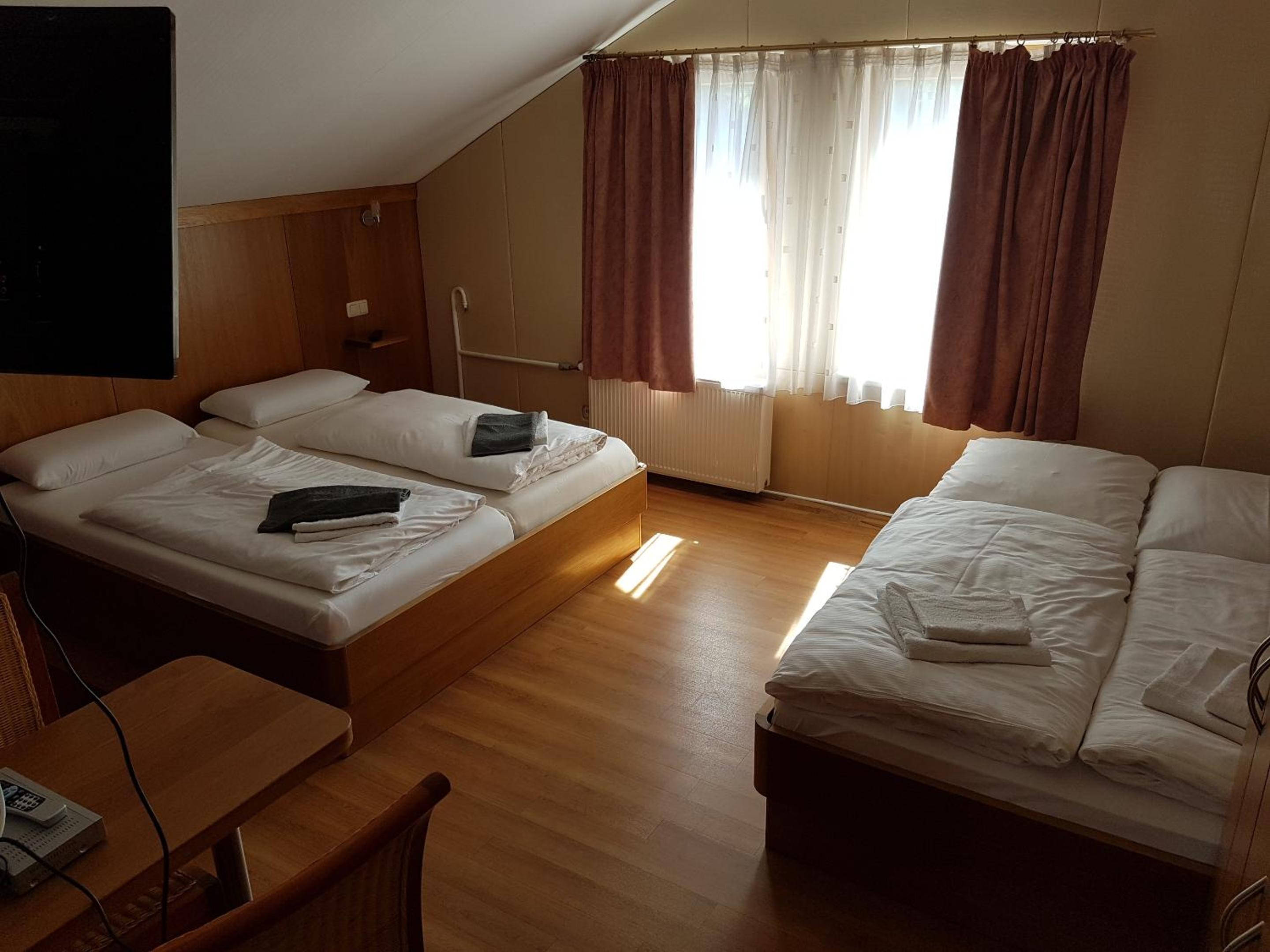 Comfort Triple Room