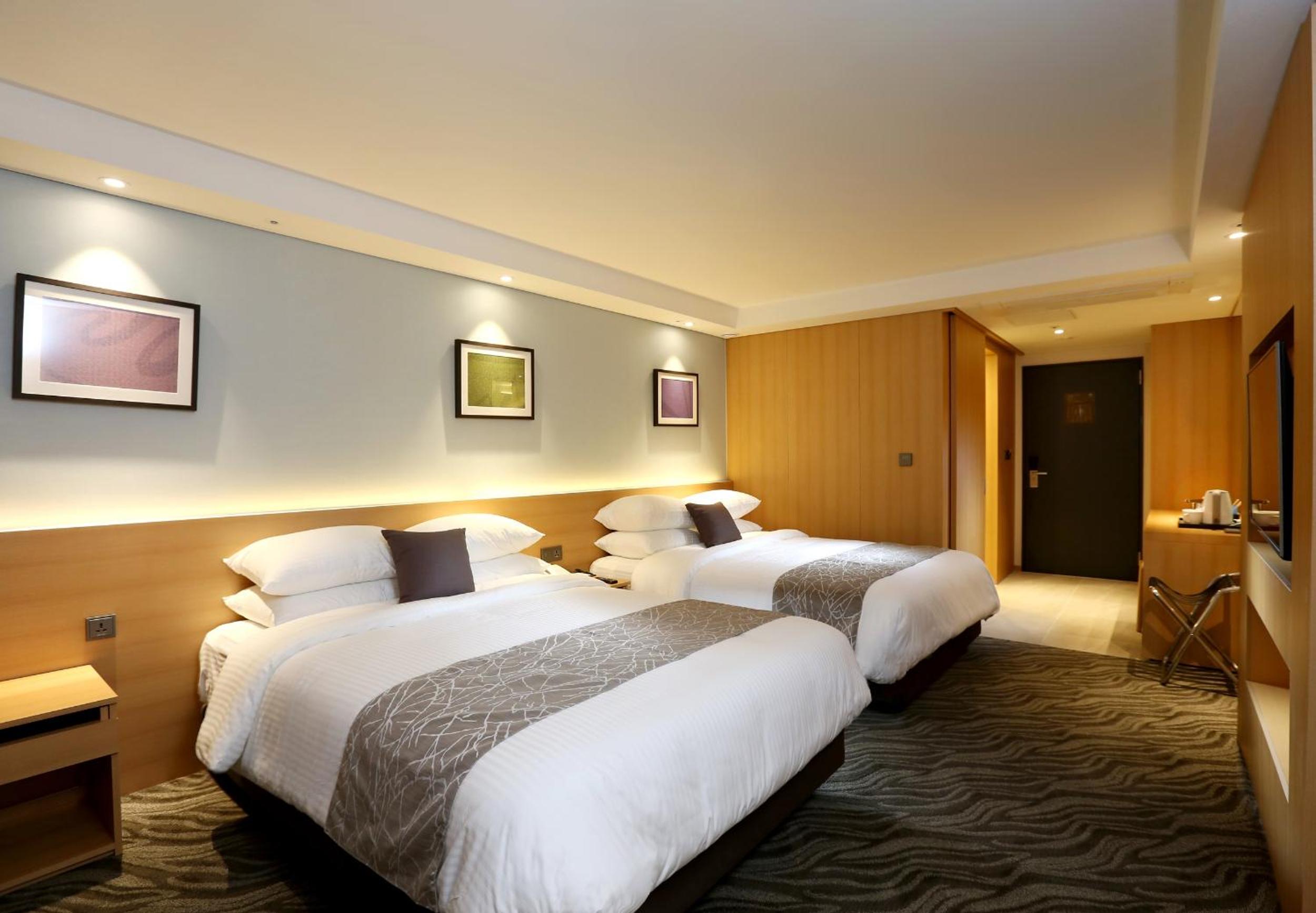 Balcony Family Twin Room