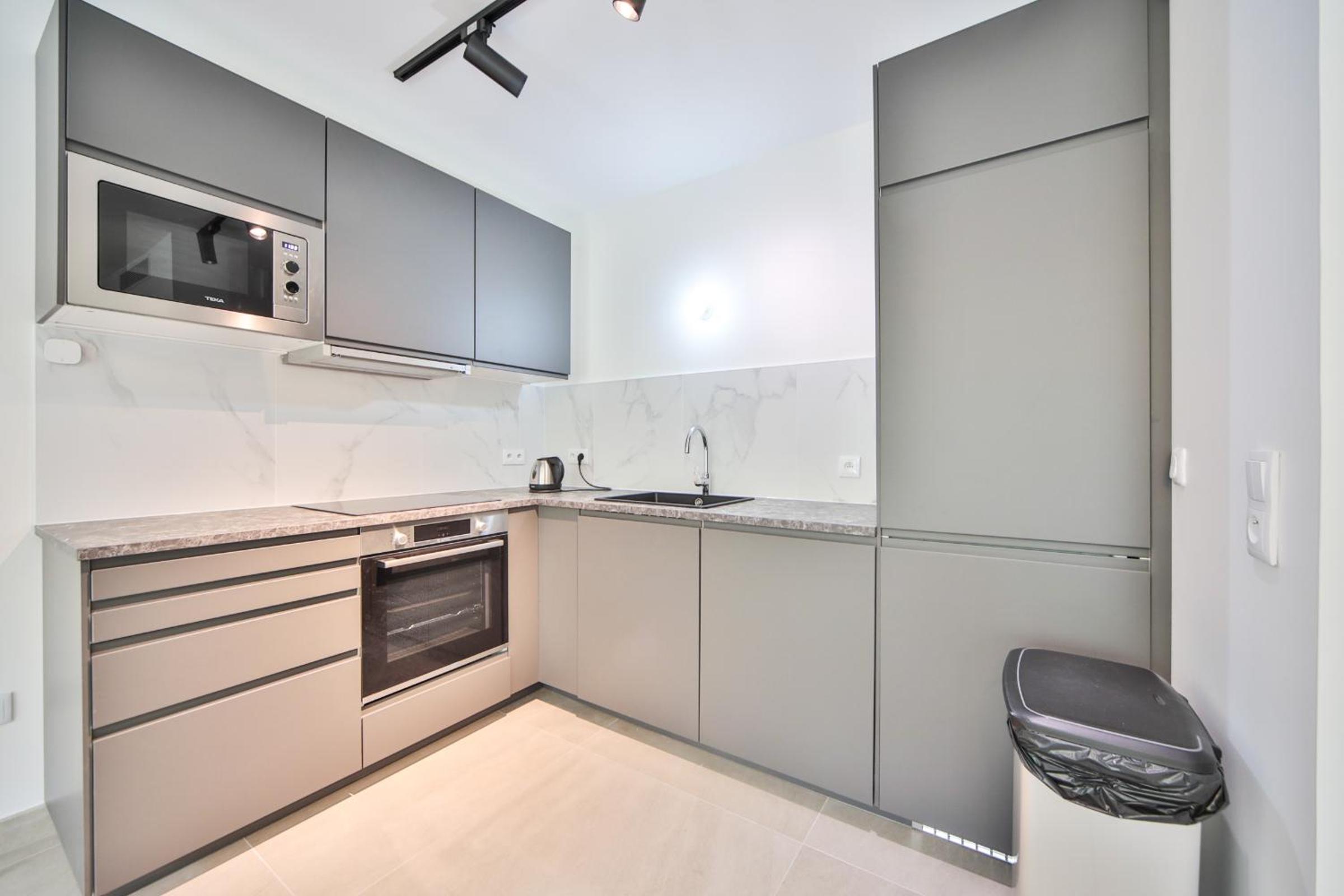 One-Bedroom Apartment with Balcony