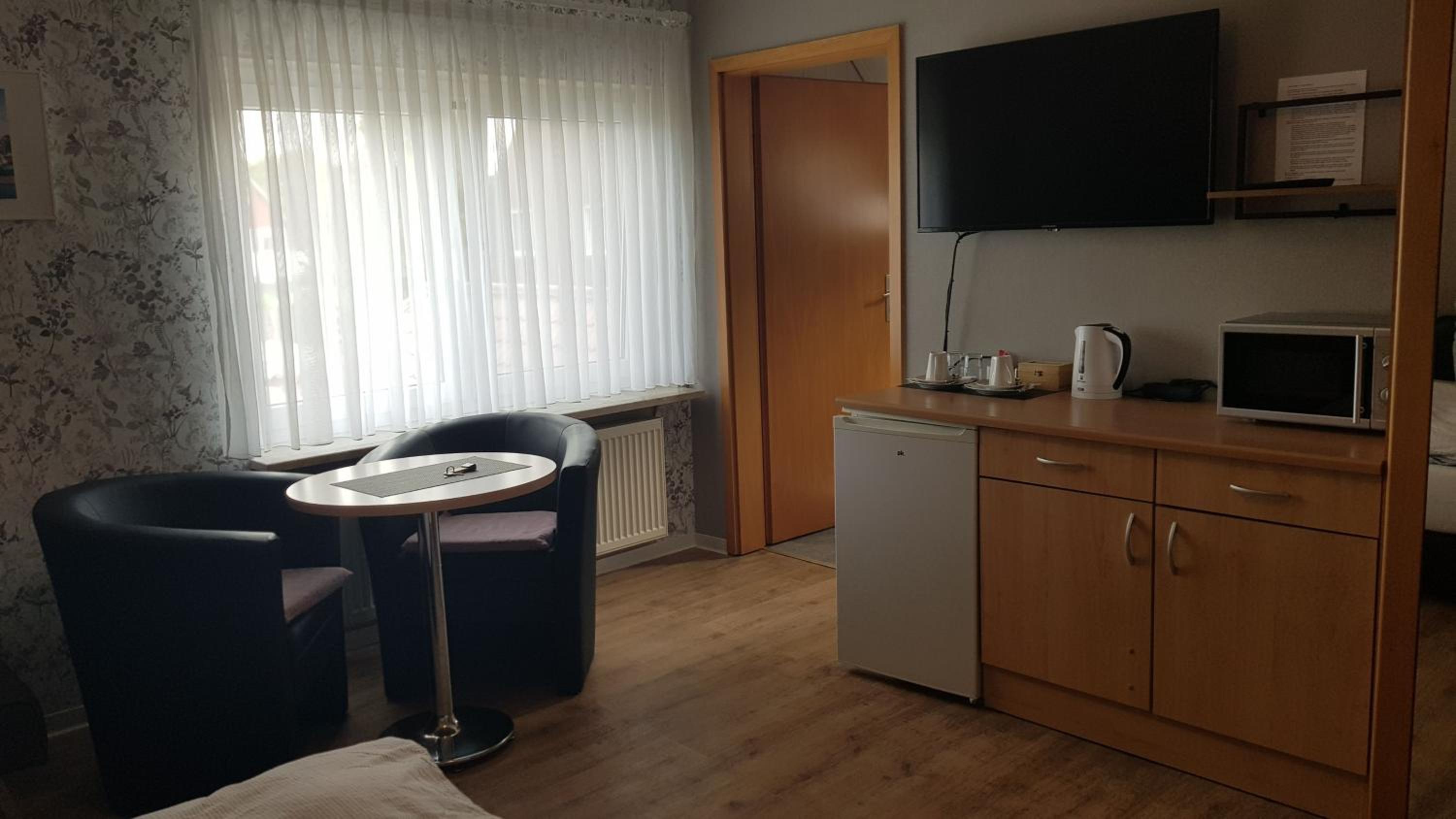 Triple Room with Private Bathroom photo 3