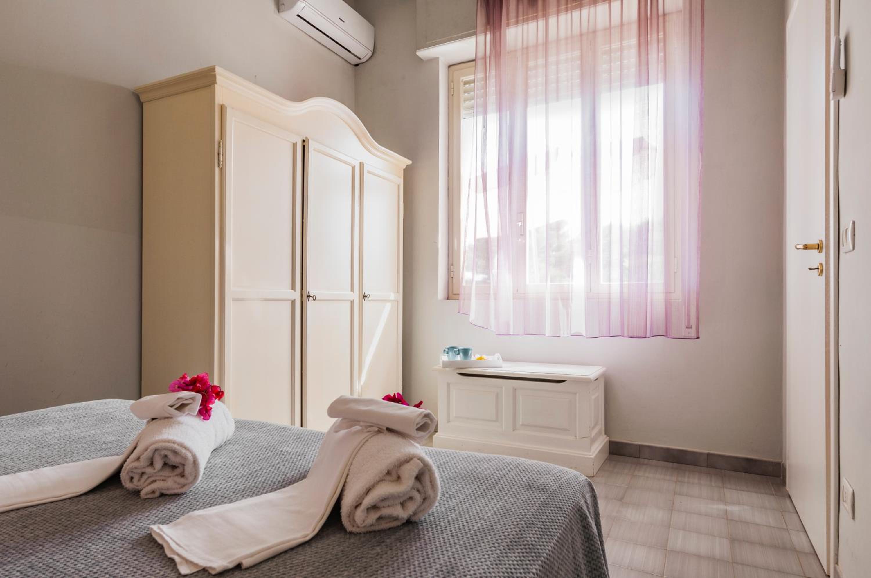 One-Bedroom Apartment with Sea View and Terrace photo 3
