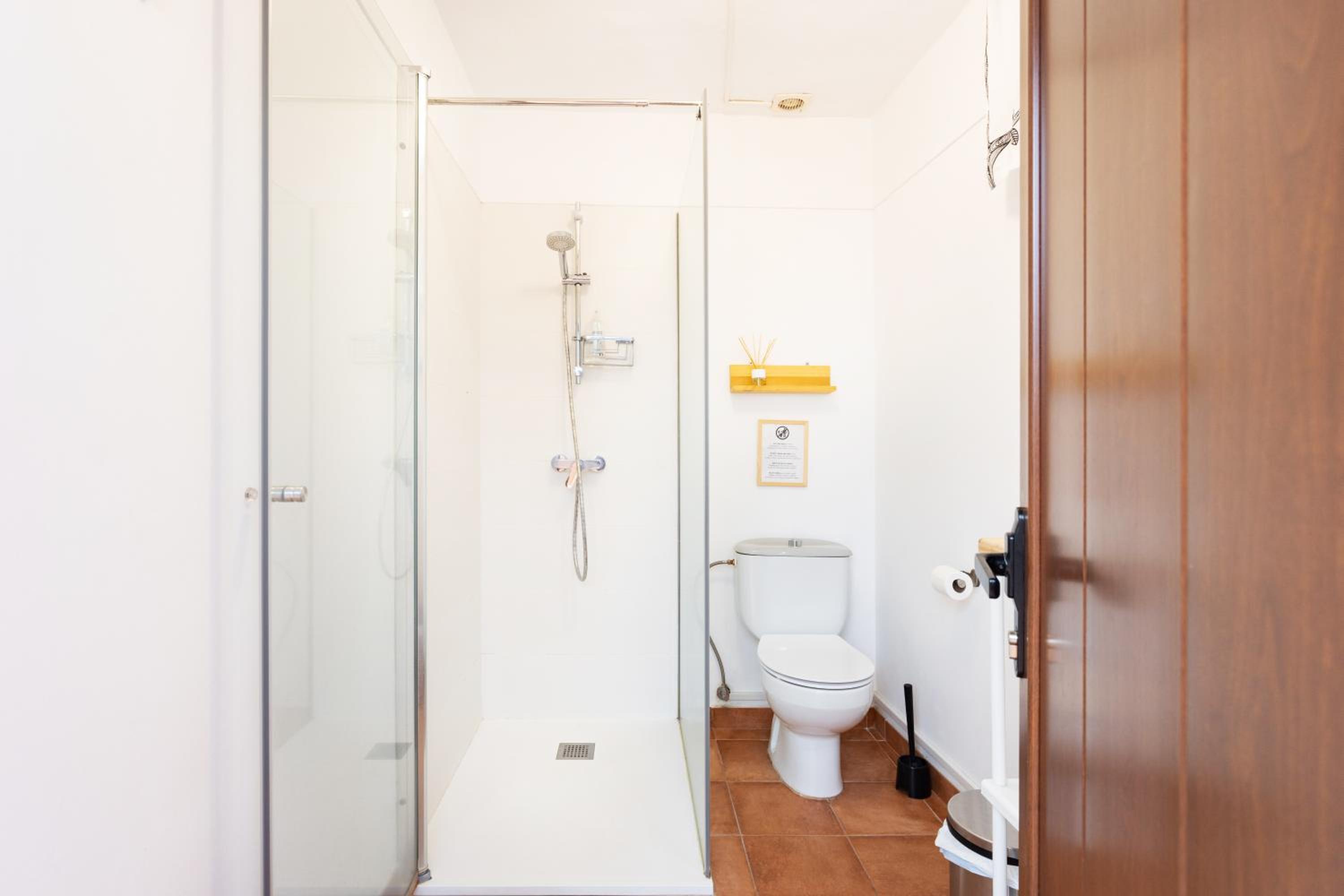 Standard Double Room with Shared Bathroom photo 3