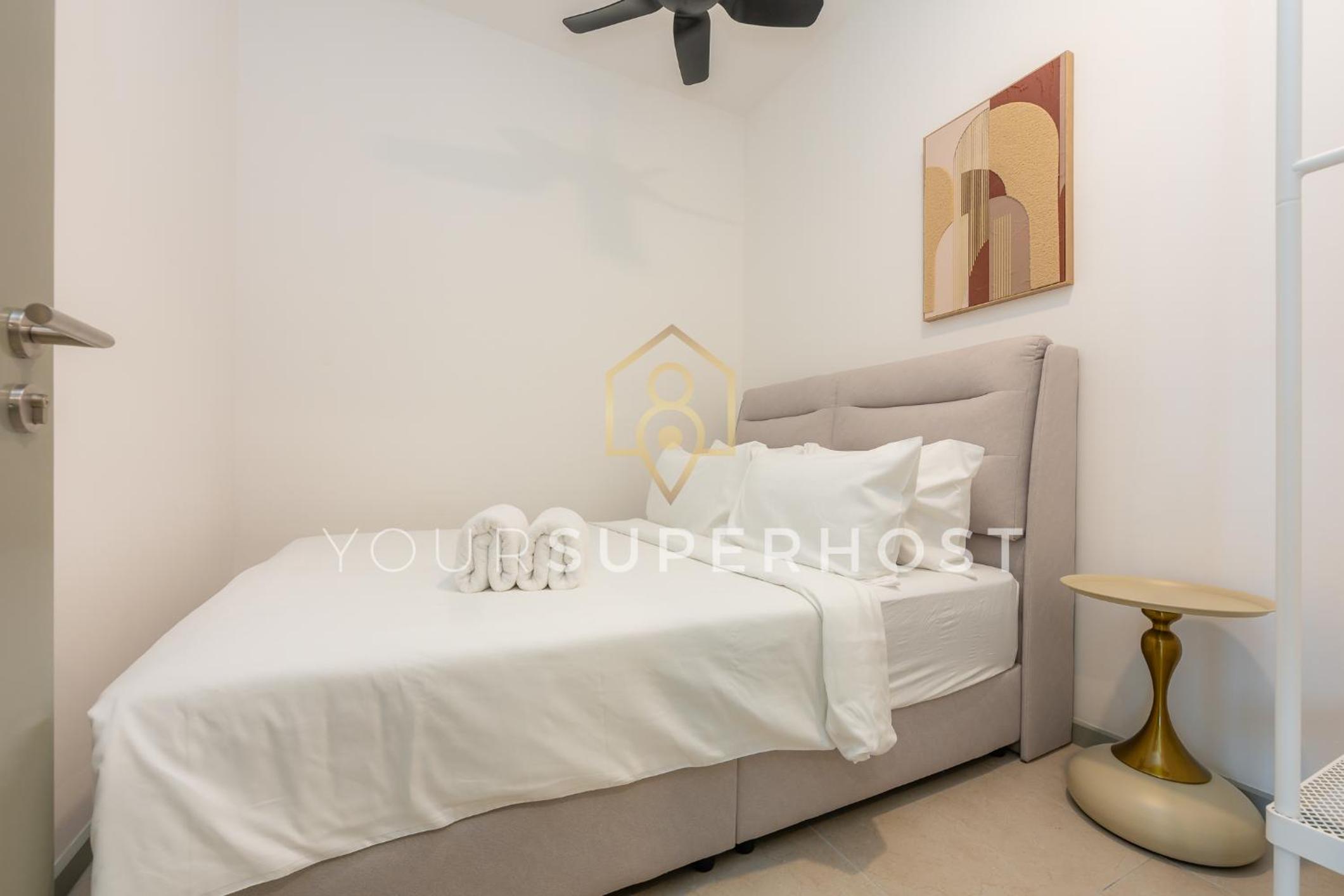 Two-Bedroom Deluxe Apartment with Balcony