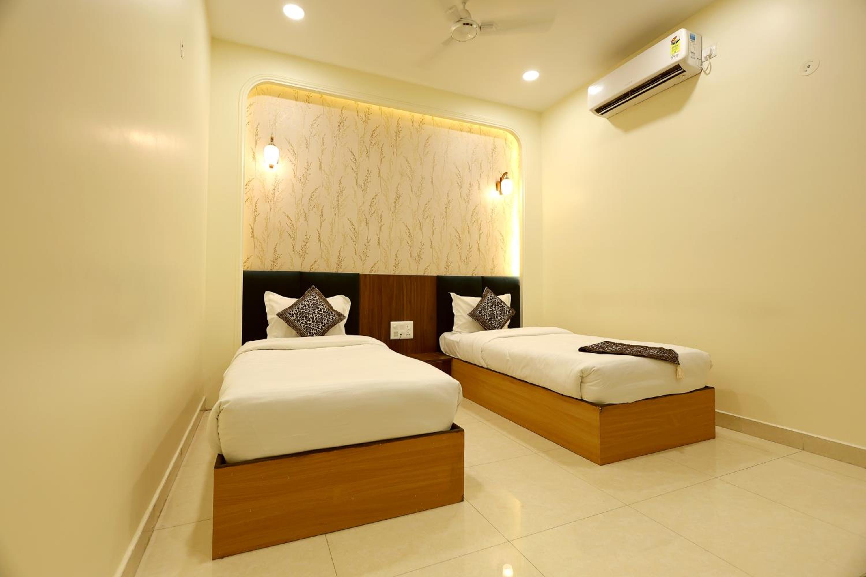 Deluxe Double or Twin Room