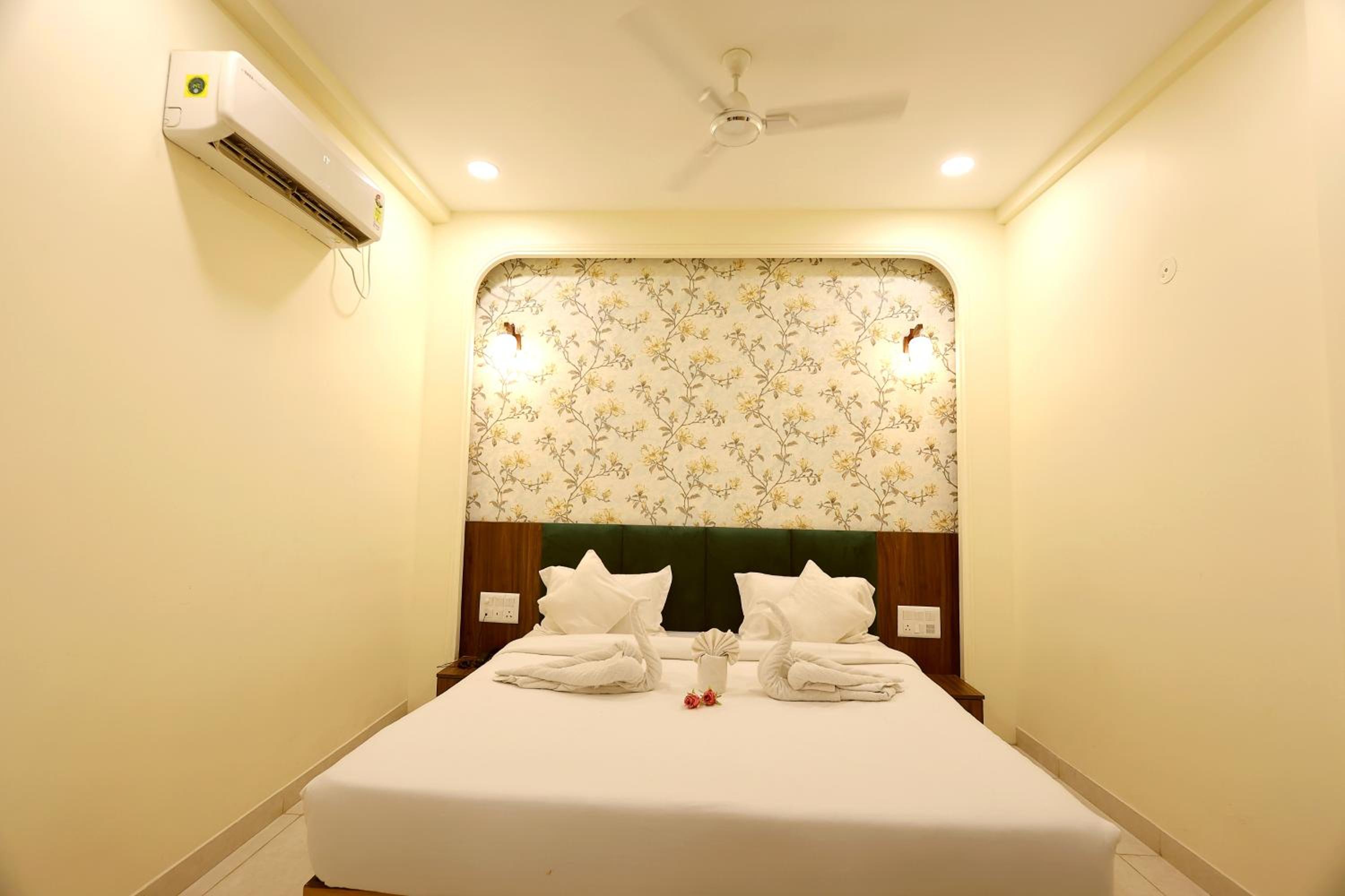 Deluxe Double Room with Balcony