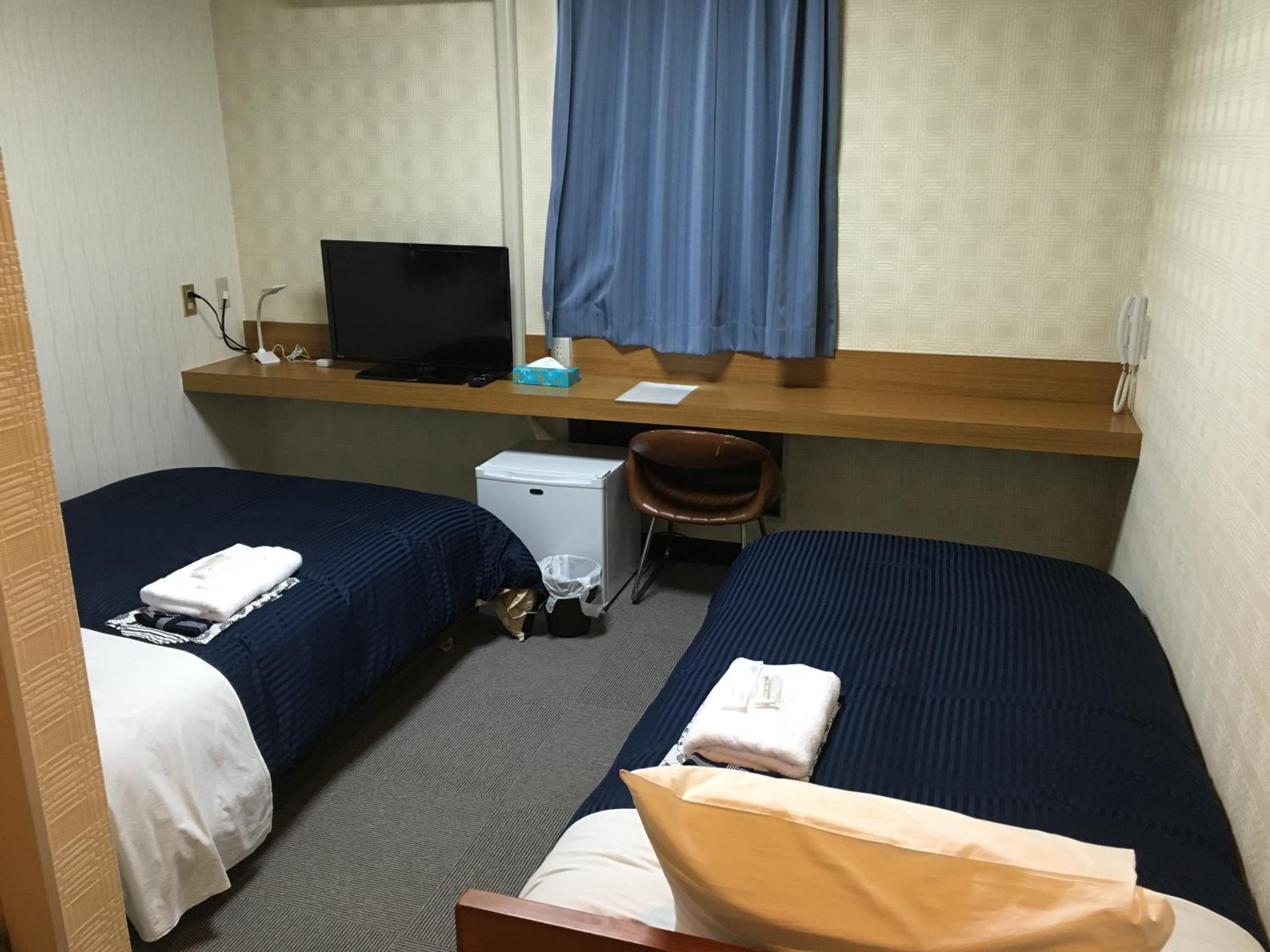 Twin Room - Smoking - Photo 1