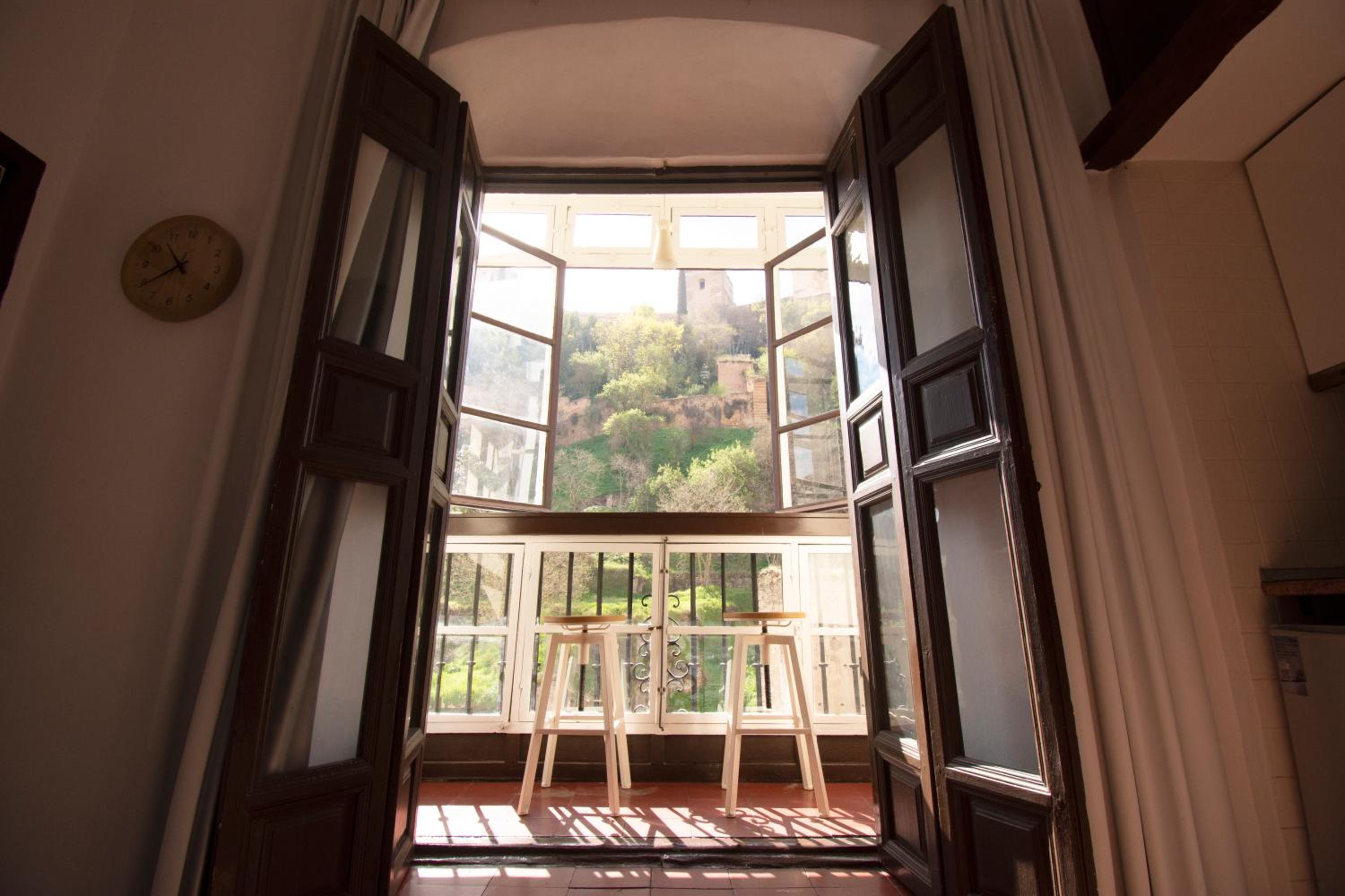 One-Bedroom Apartment with View