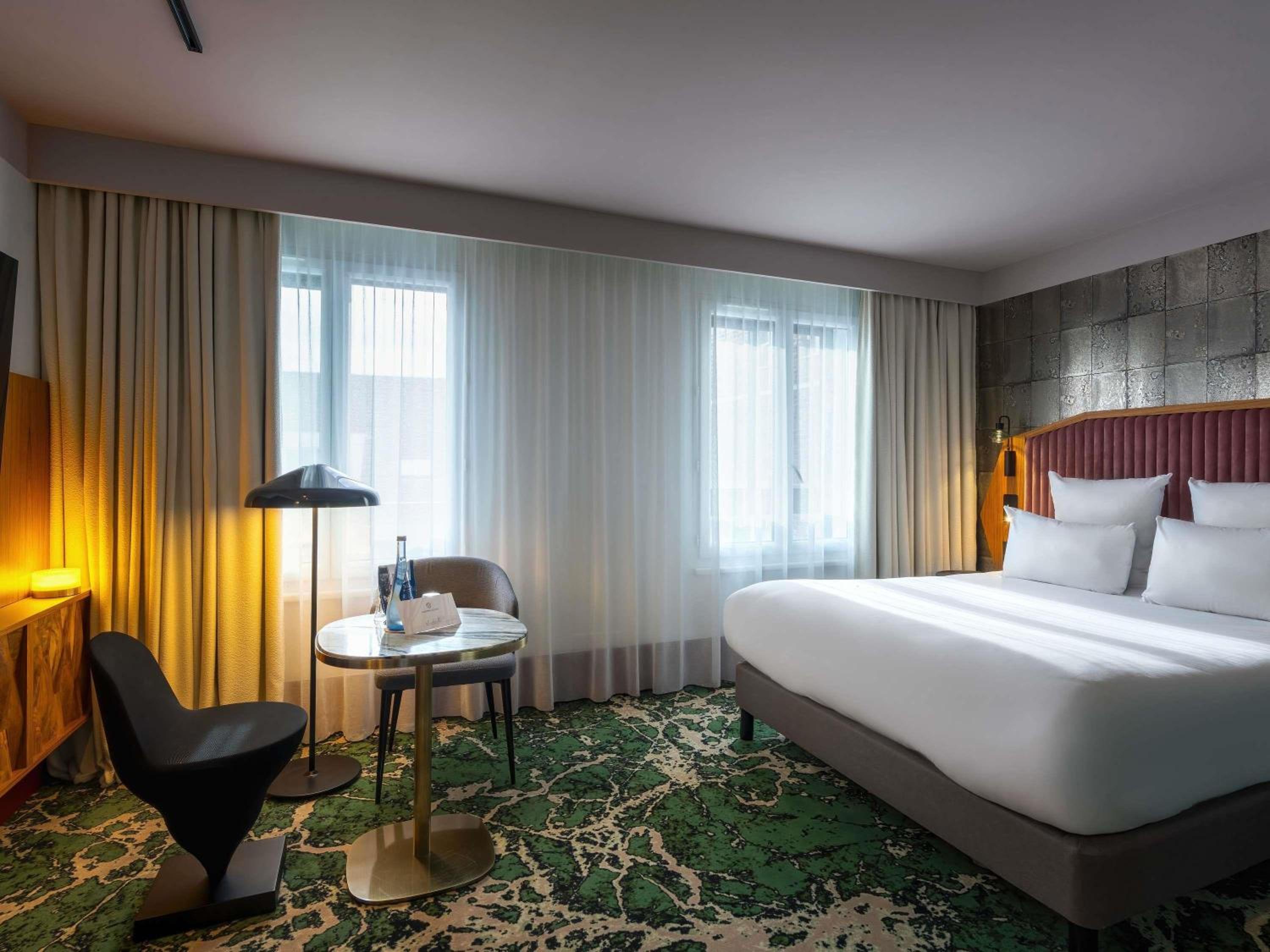 Deluxe Queen Room - Photo 2