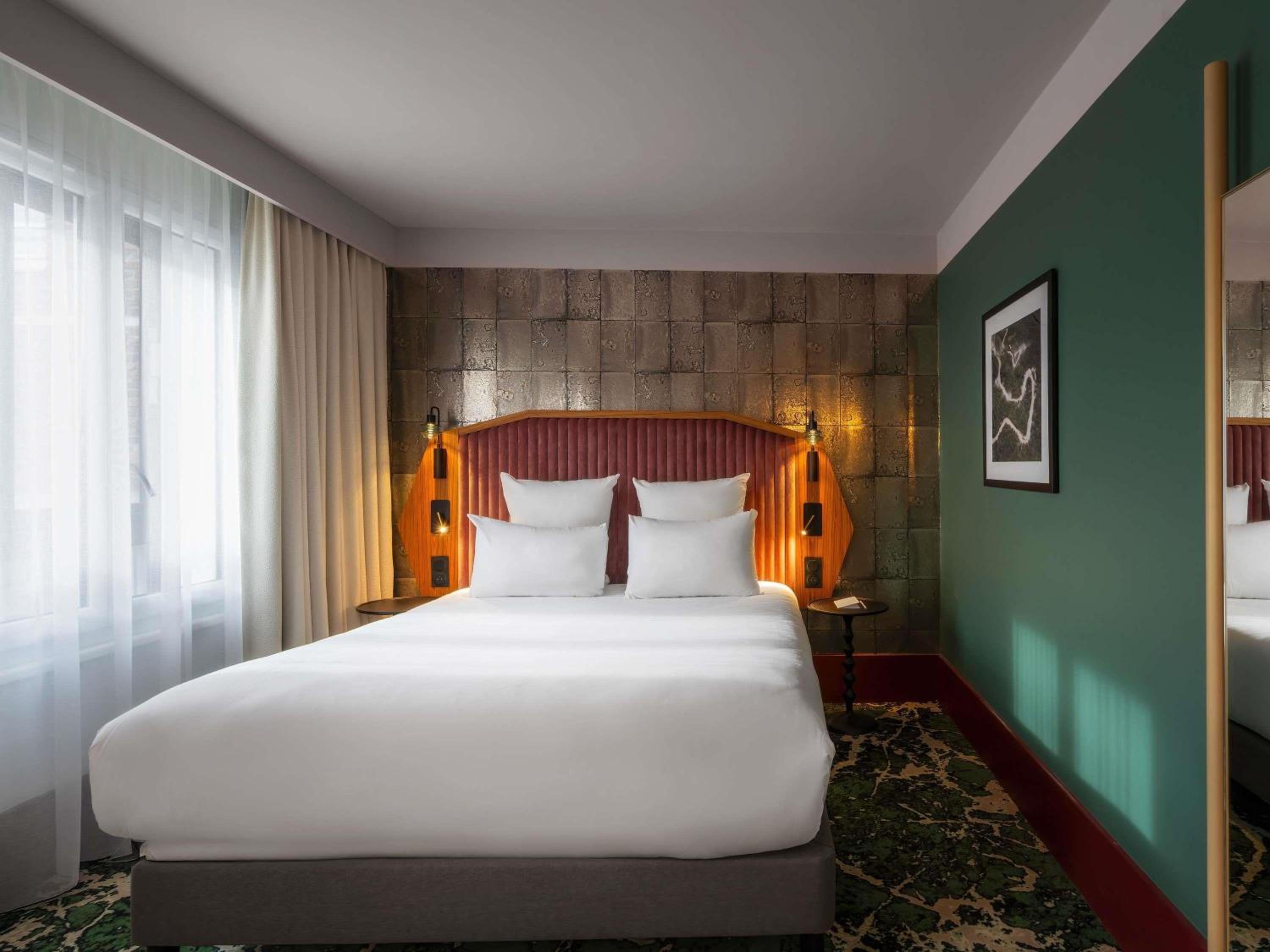 Deluxe Queen Room - Photo 3