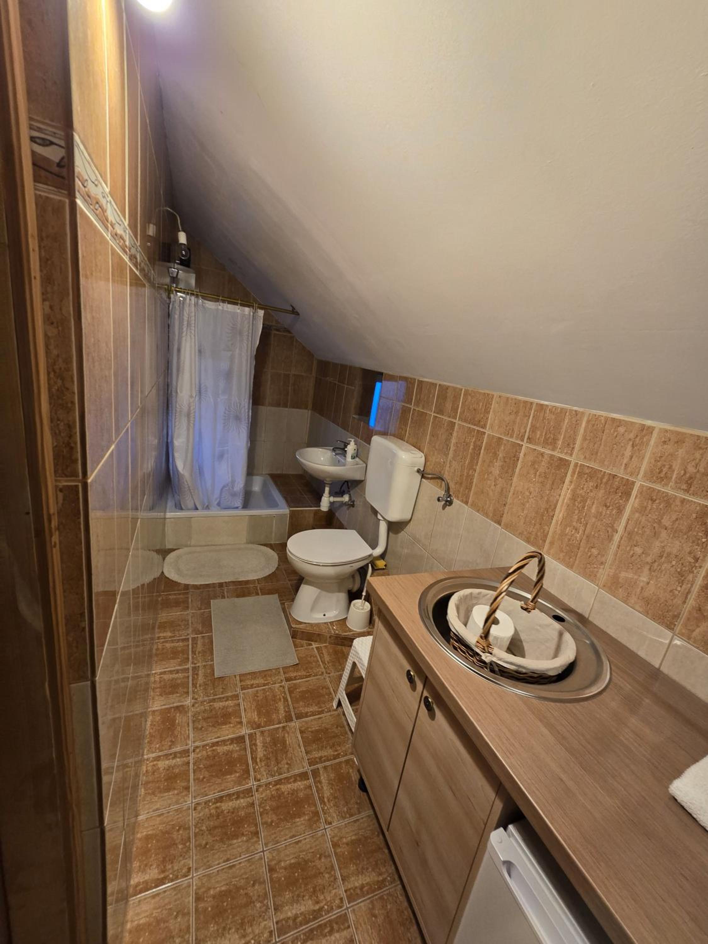 Double Room with Balcony (3 Adults) photo 2