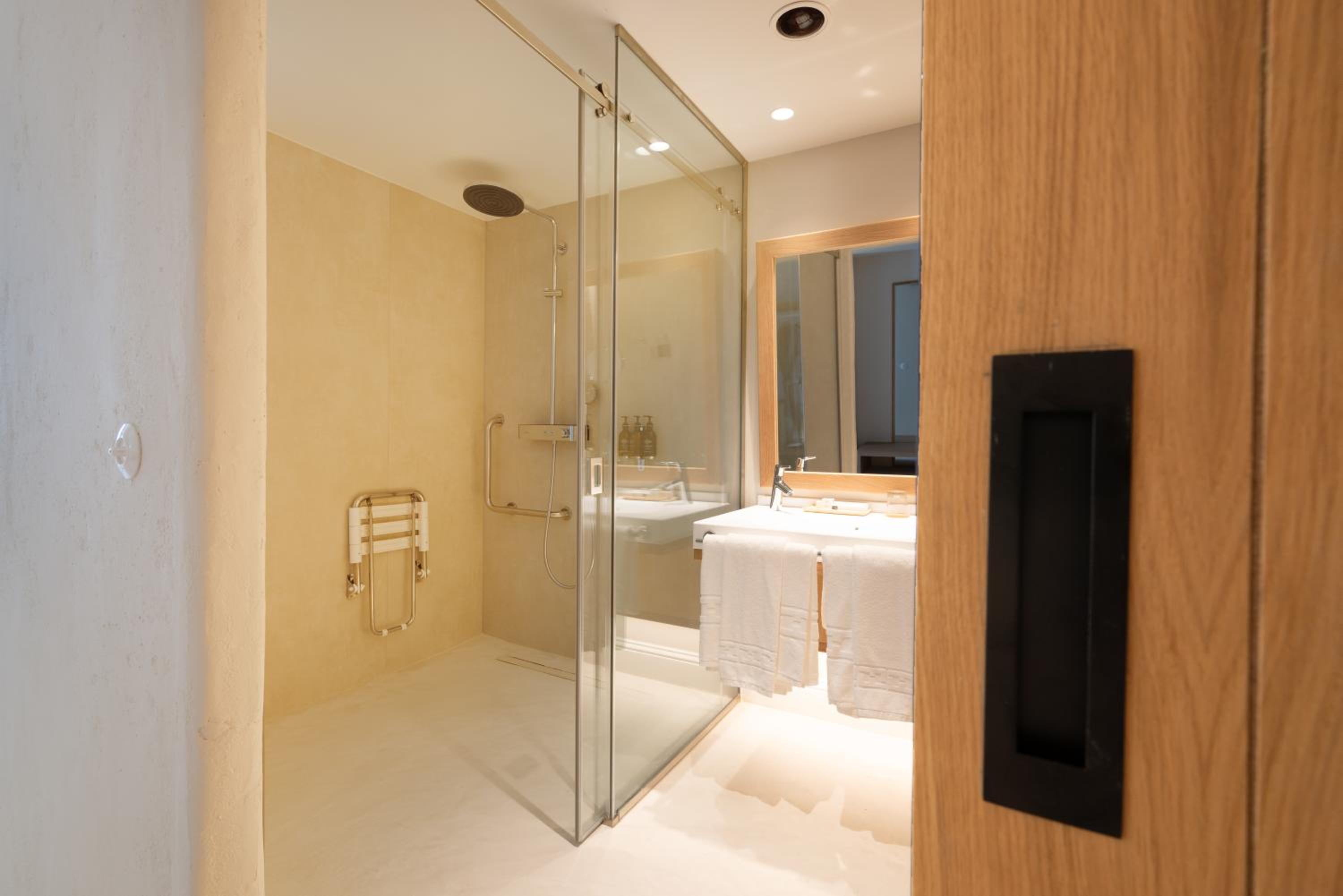 Junior Suite Side Sea View