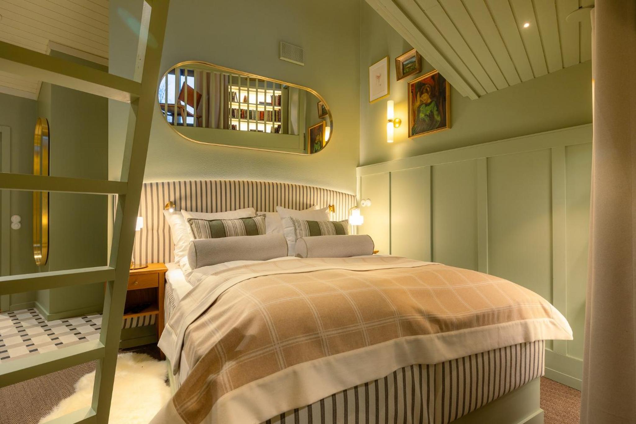 Deluxe Double or Twin Room photo 3