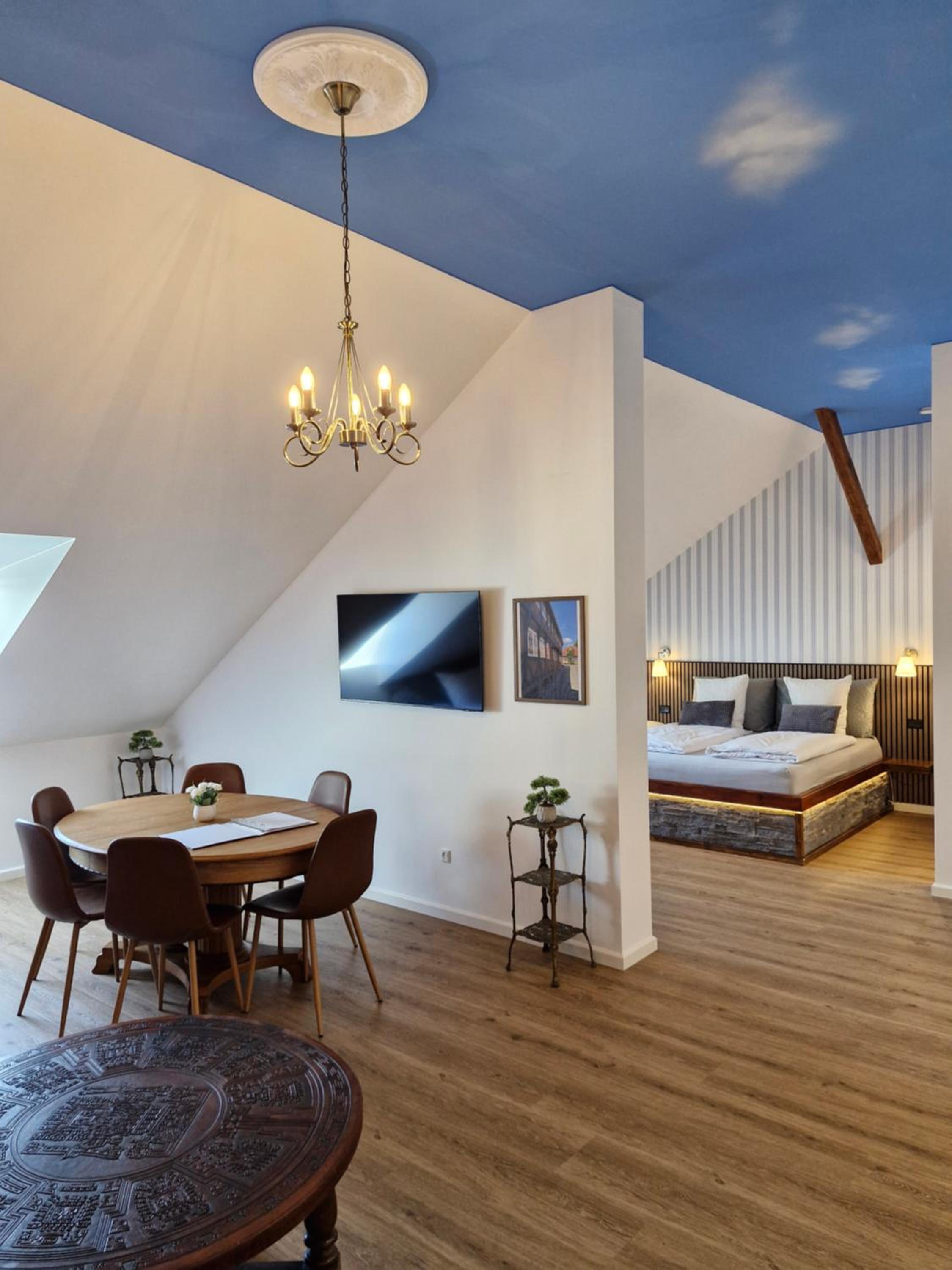 Deluxe Apartment