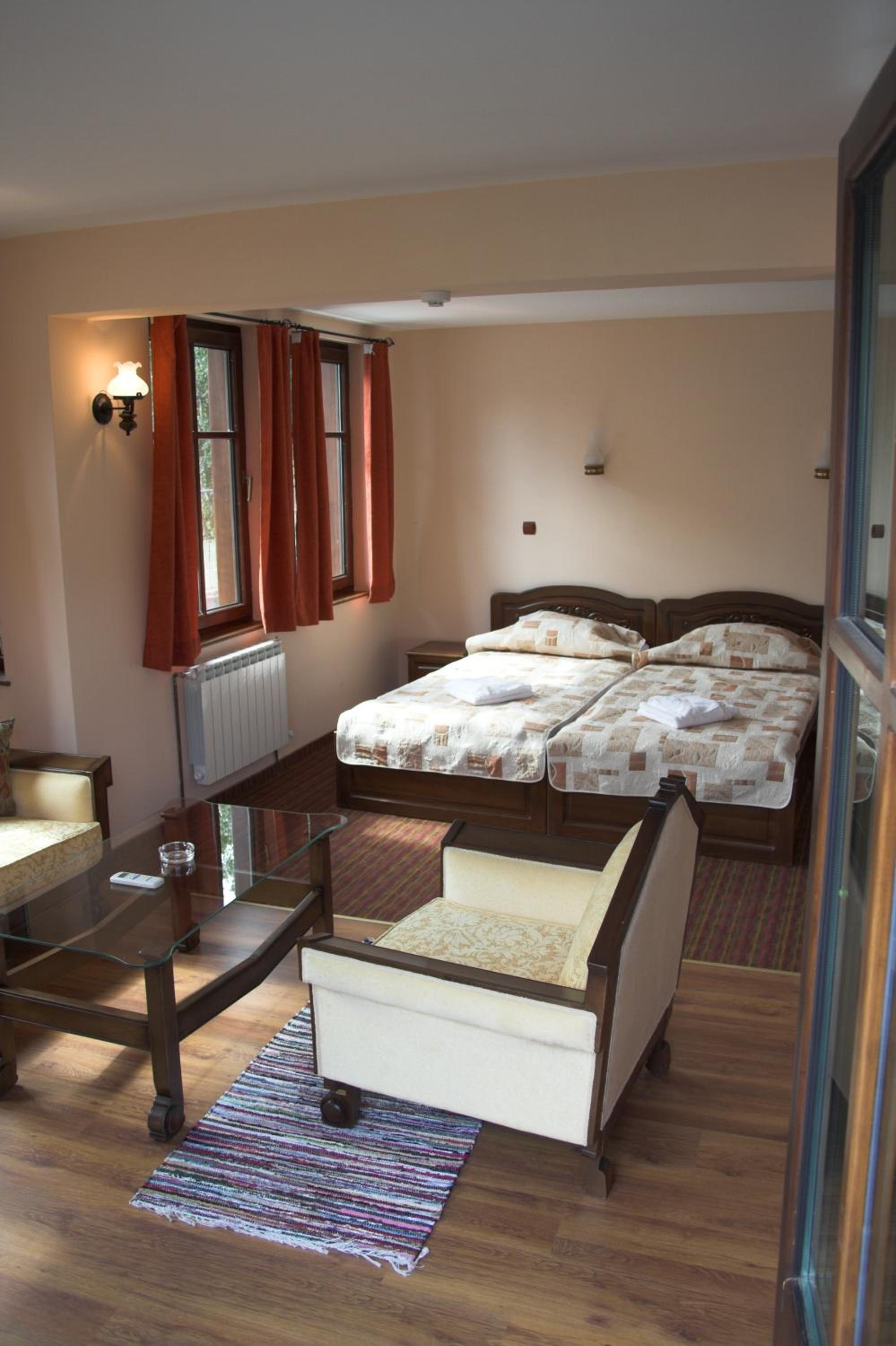 Junior Suite with Balcony - Photo 5