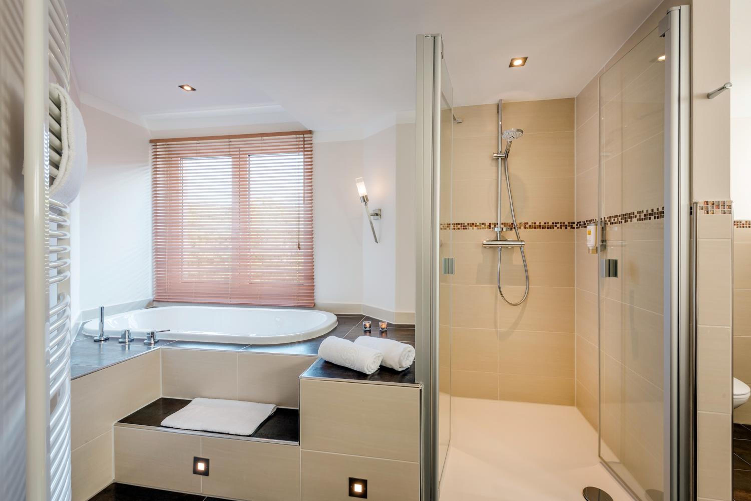 One-Bedroom Suite - Photo 2
