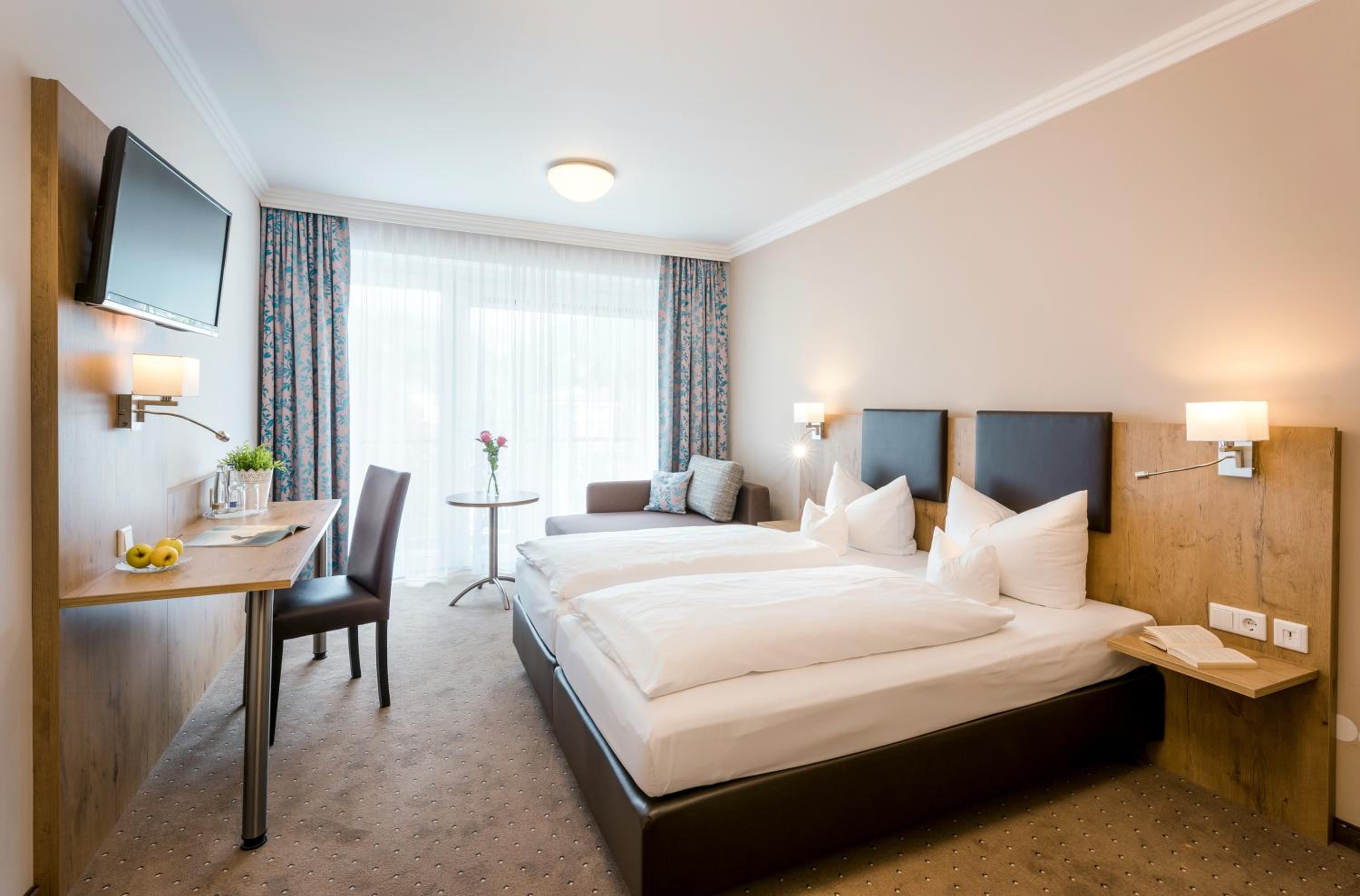Standard Double Room - Photo 3