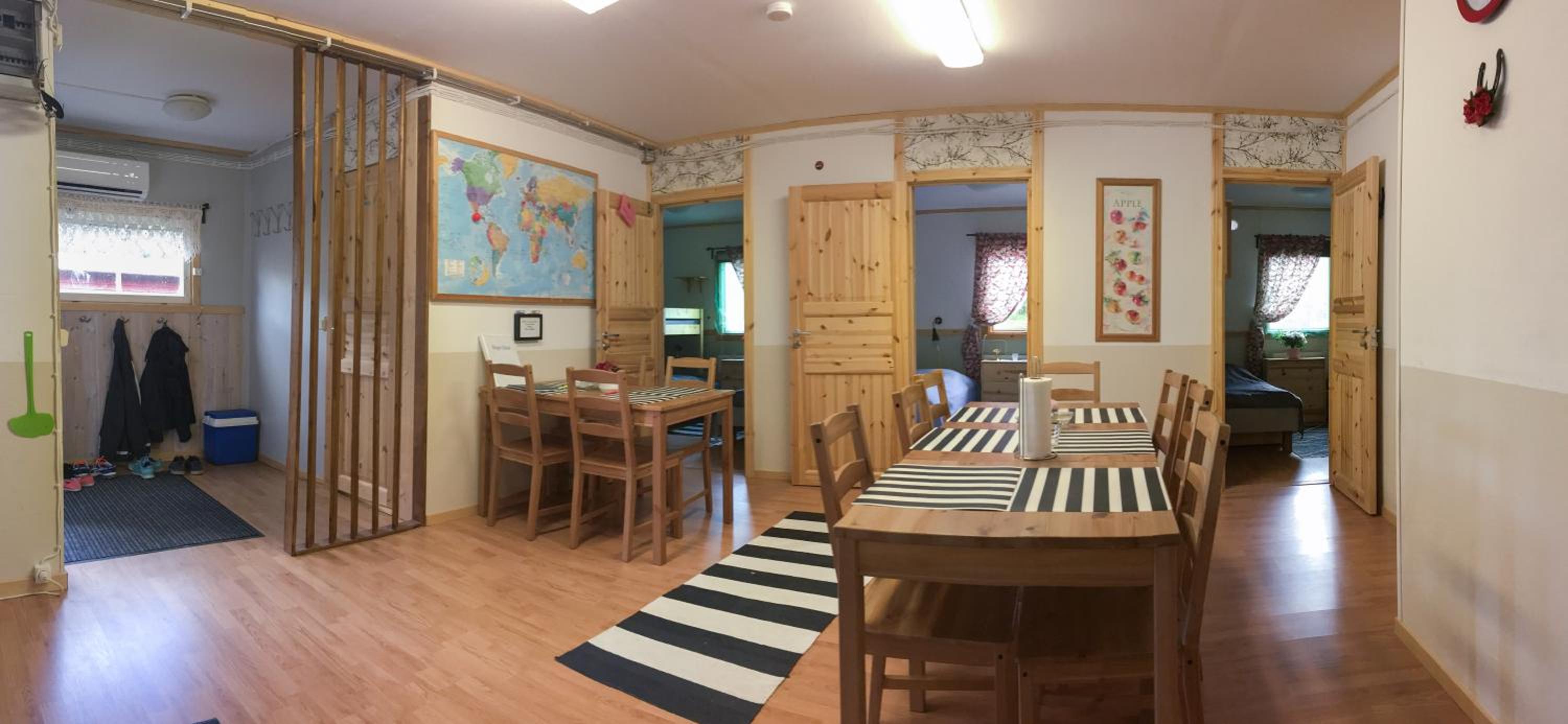 Small Twin Room - Photo 5
