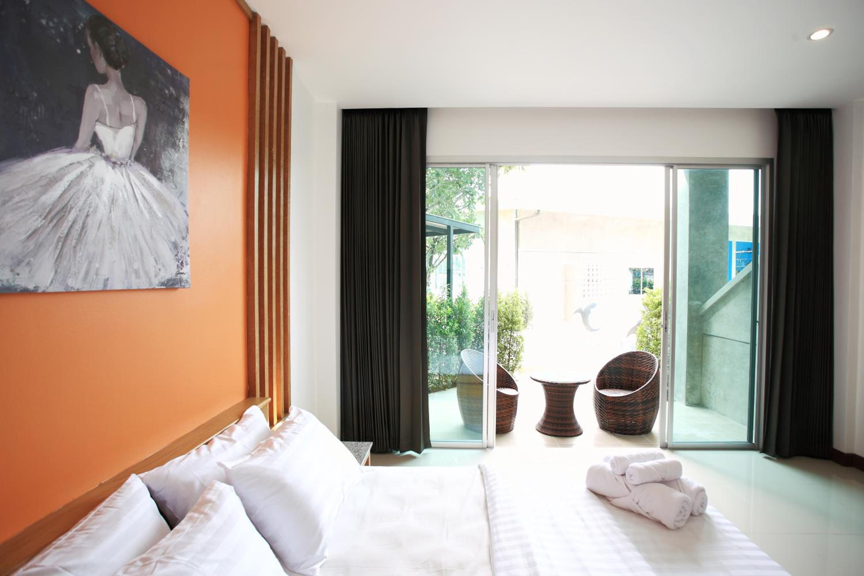Room with Pool Access - Photo 1