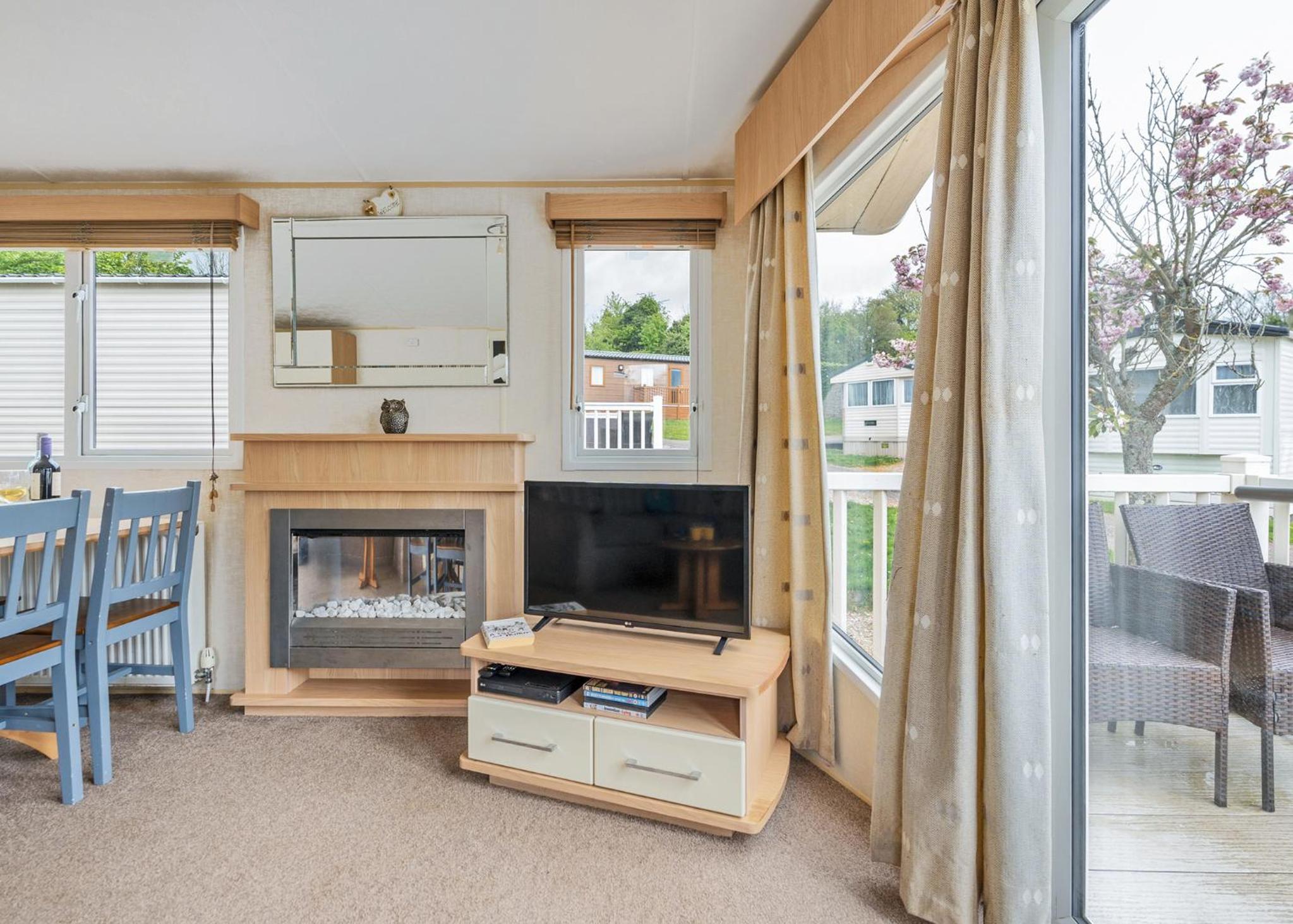 Mobile Home 9 photo 3