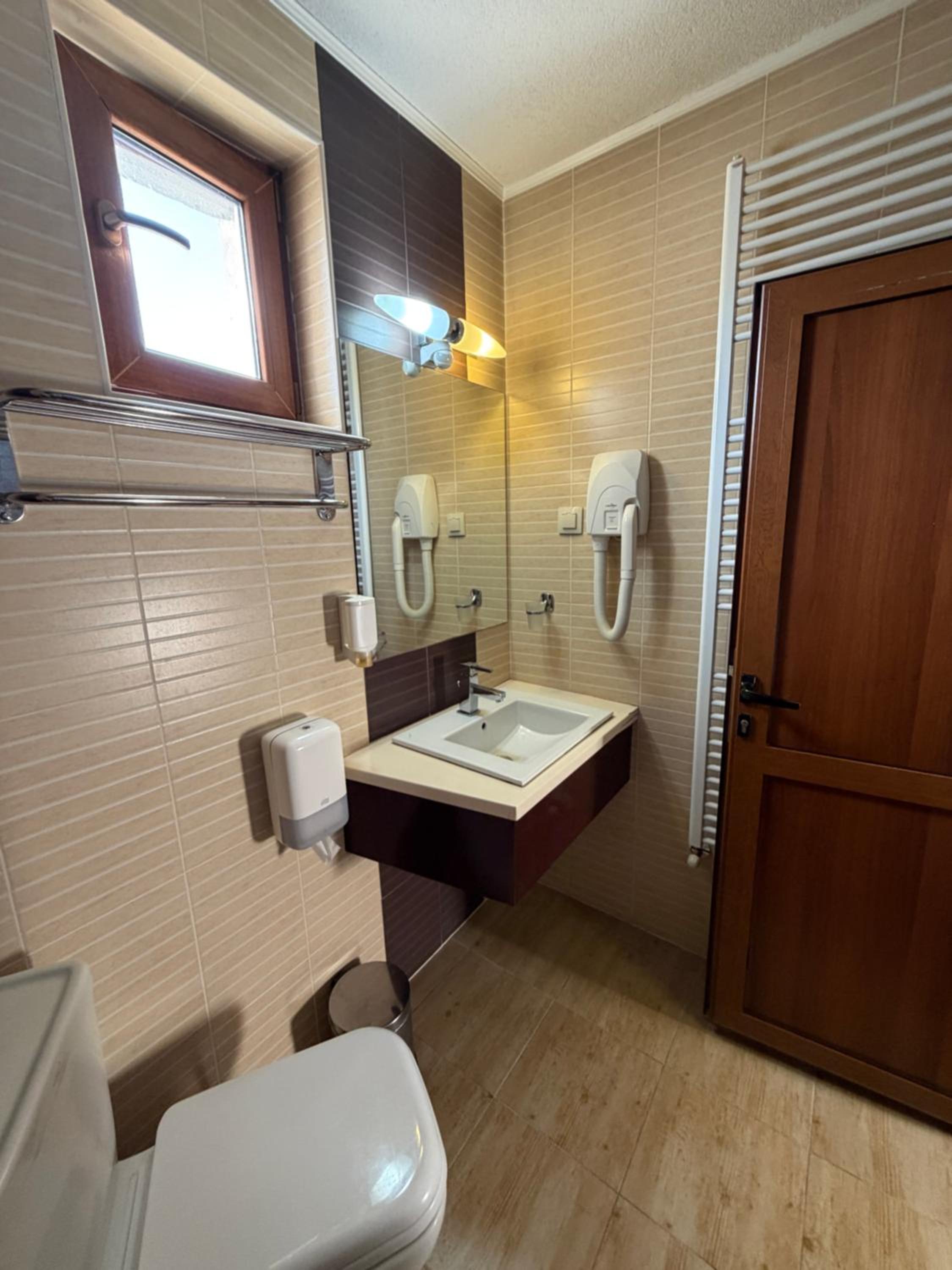 Budget Double or Twin Room photo 2